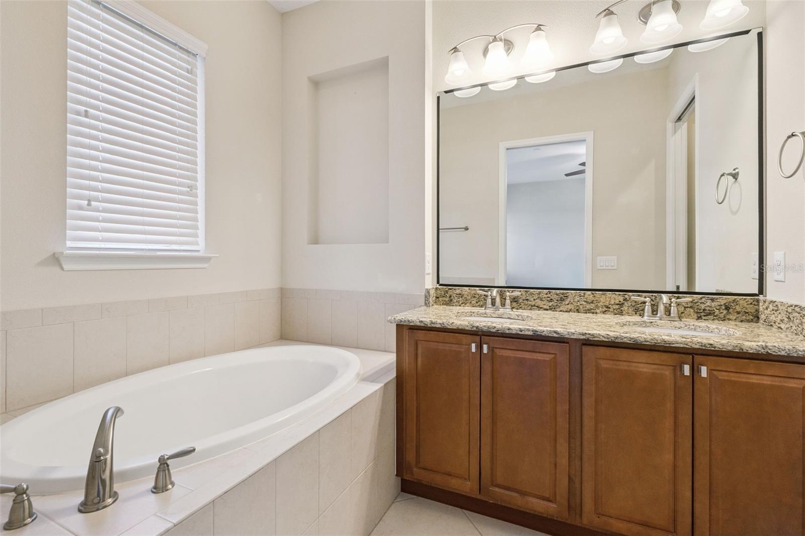 Image 25 of 35 For 13783 Benavente Avenue