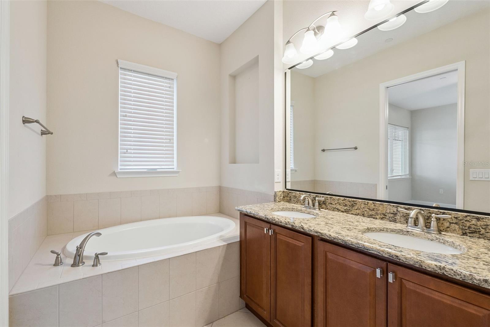 Image 26 of 35 For 13783 Benavente Avenue