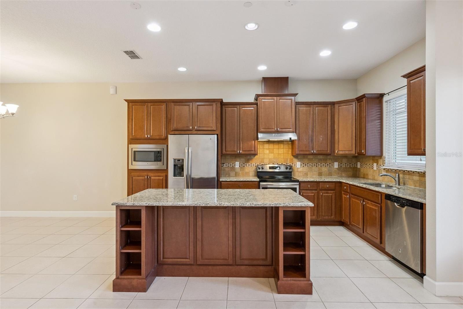 Image 8 of 35 For 13783 Benavente Avenue