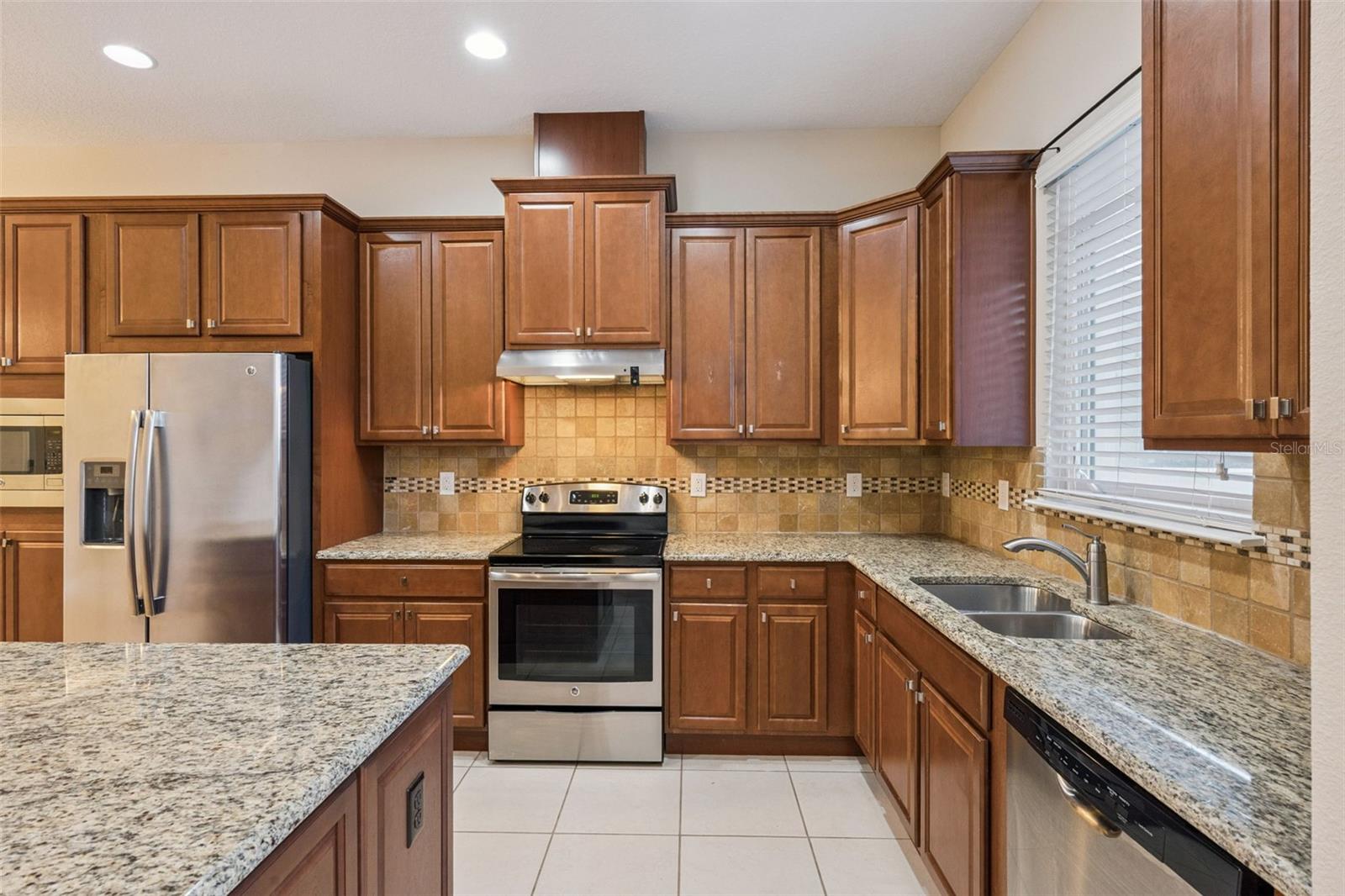 Image 9 of 35 For 13783 Benavente Avenue