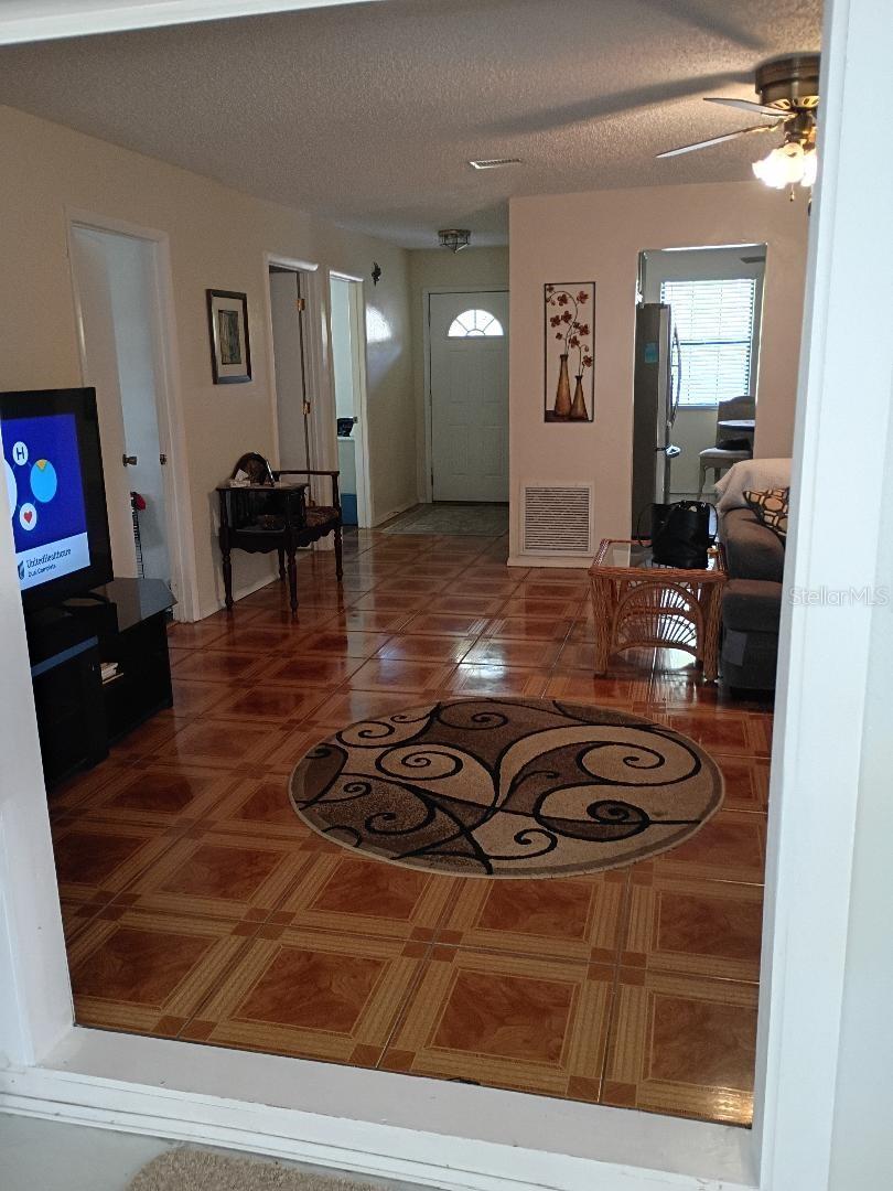 Listing photo id 2 for 218 Boulder Rock Drive