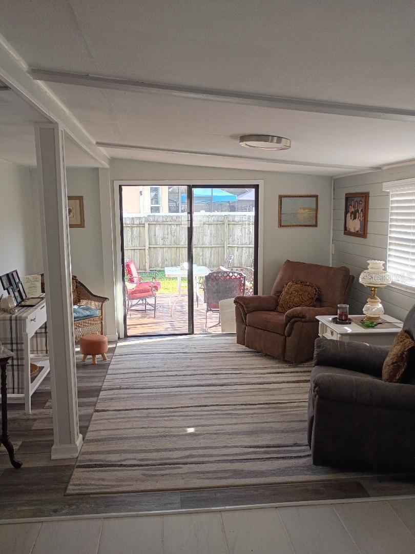 Listing photo id 5 for 218 Boulder Rock Drive