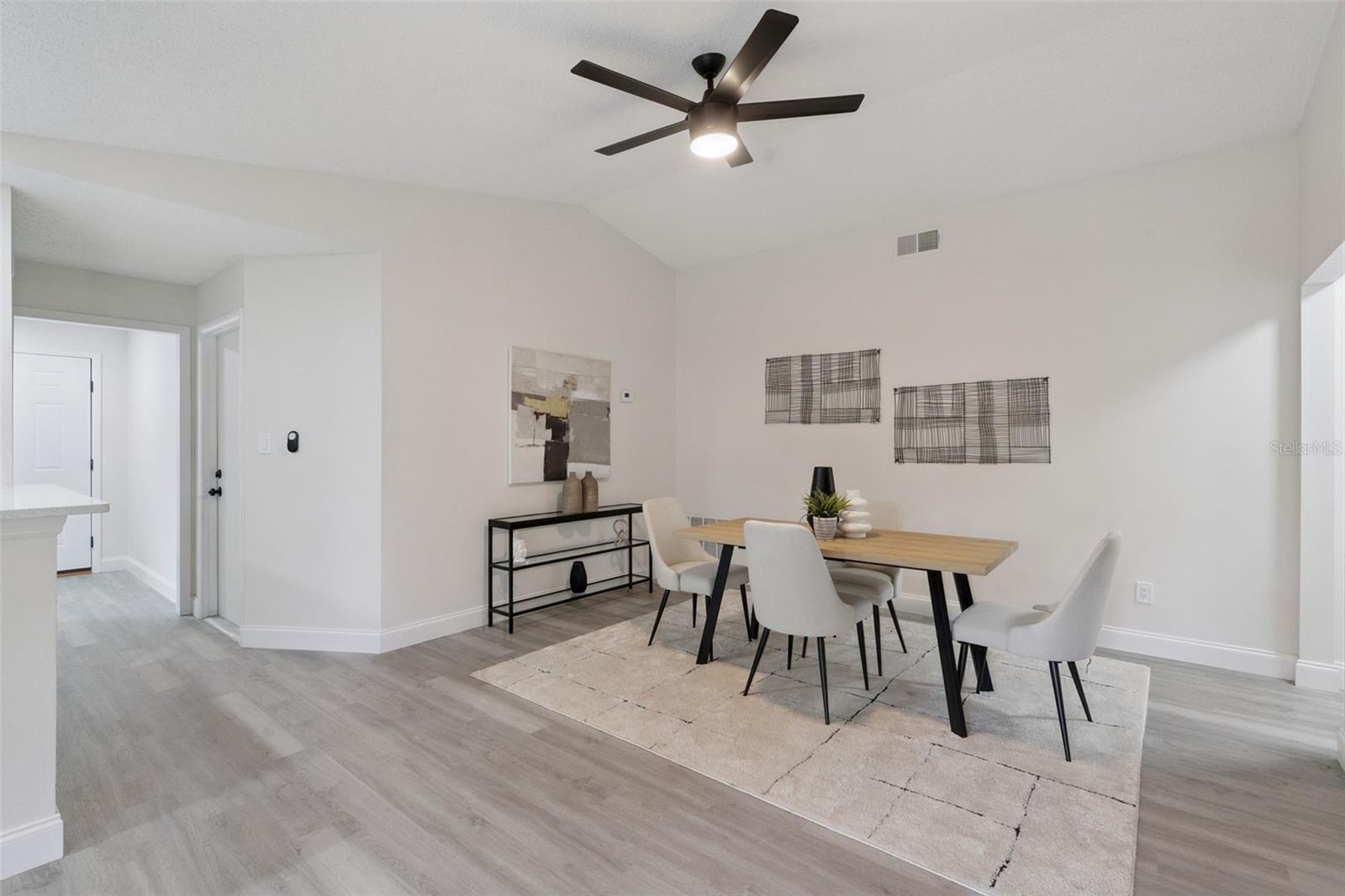 Image 7 of 22 For 7366 Rush Court