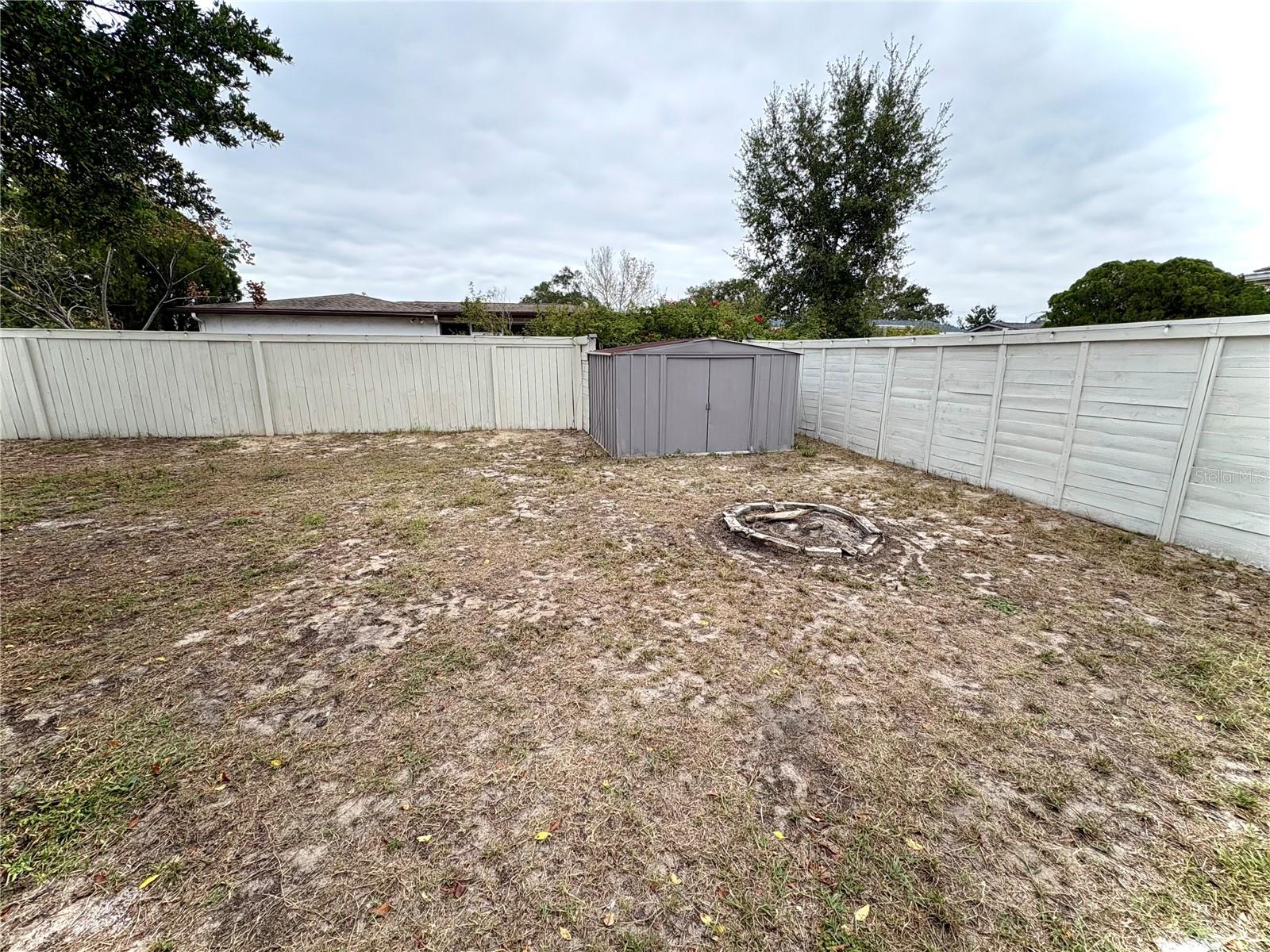 Listing photo id 13 for 8501 Paxton Drive