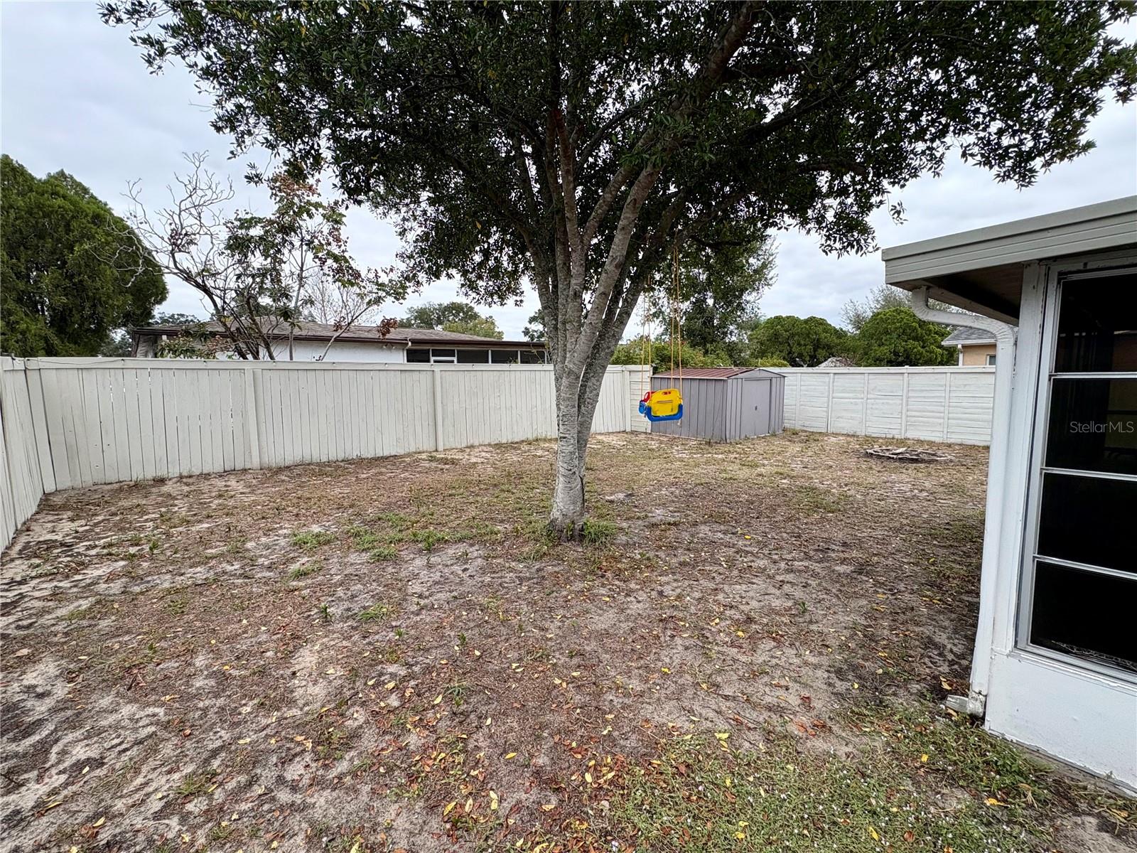 Listing photo id 14 for 8501 Paxton Drive