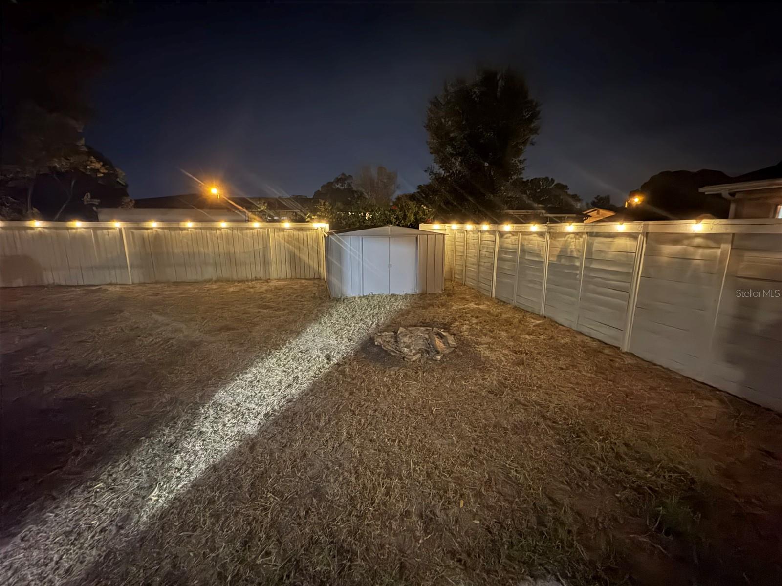 Listing photo id 15 for 8501 Paxton Drive