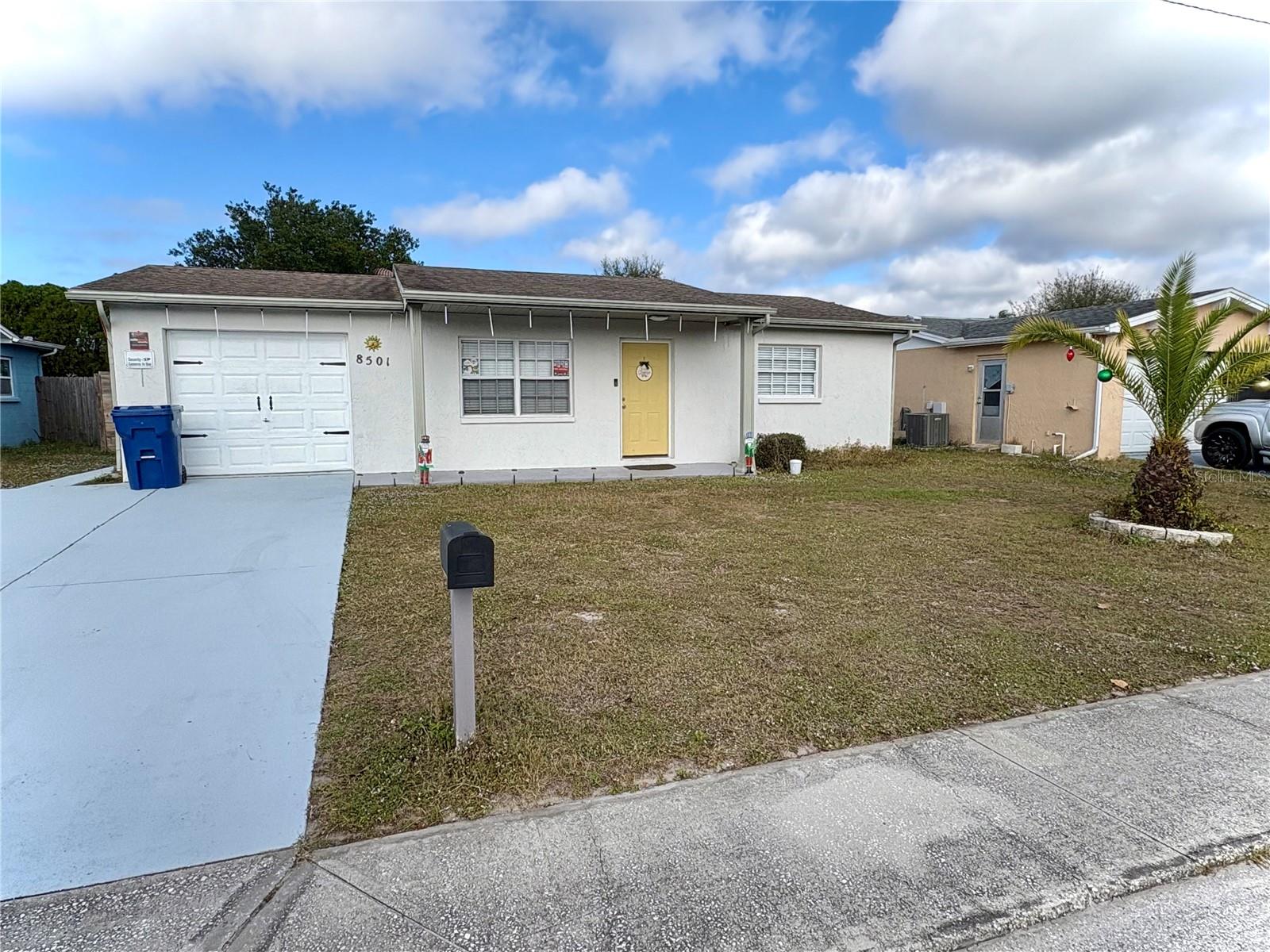 Listing photo id 0 for 8501 Paxton Drive