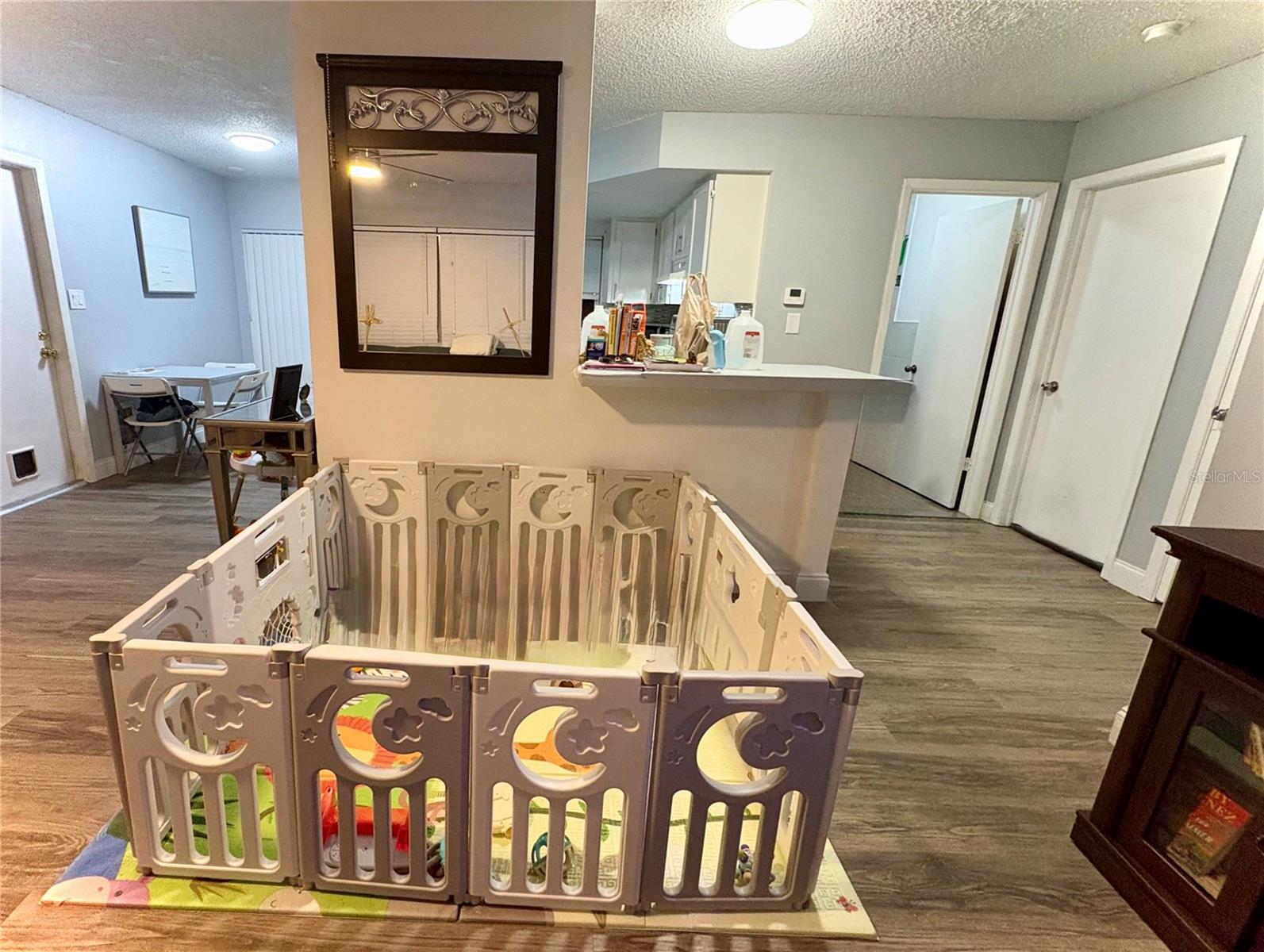 Listing photo id 1 for 8501 Paxton Drive