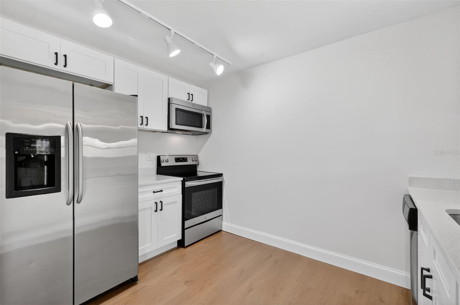 Image 11 of 40 For 2010 Triangle Drive