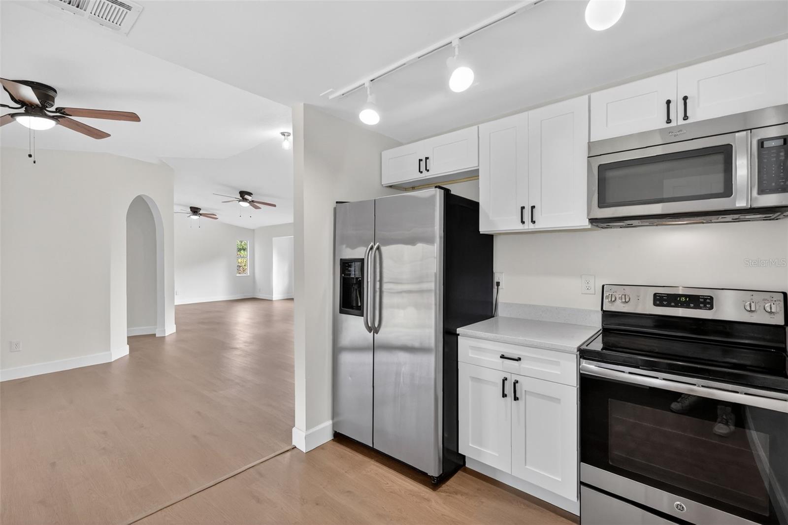 Image 13 of 40 For 2010 Triangle Drive