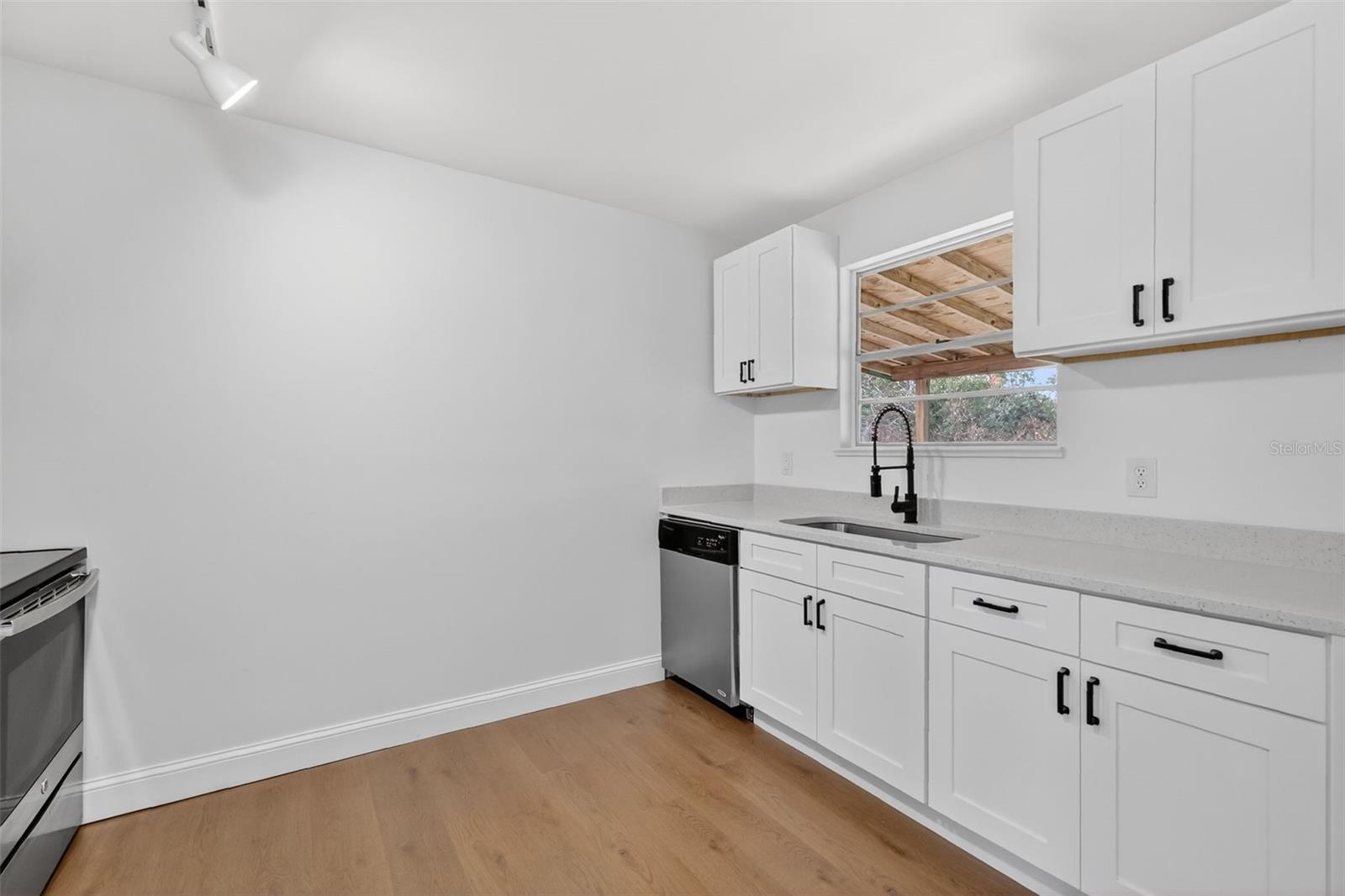 Image 14 of 40 For 2010 Triangle Drive