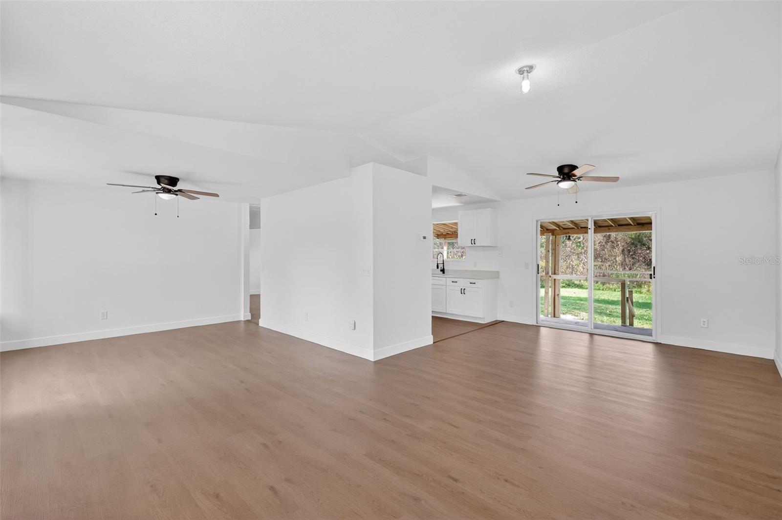 Image 17 of 40 For 2010 Triangle Drive