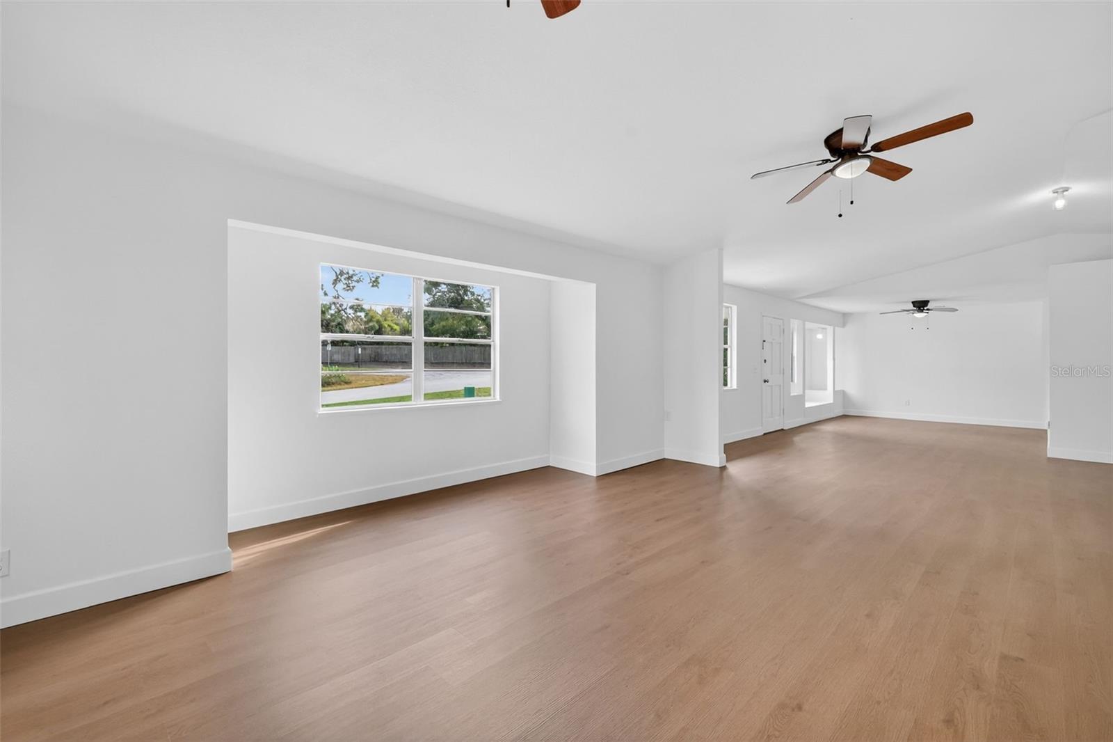 Image 19 of 40 For 2010 Triangle Drive