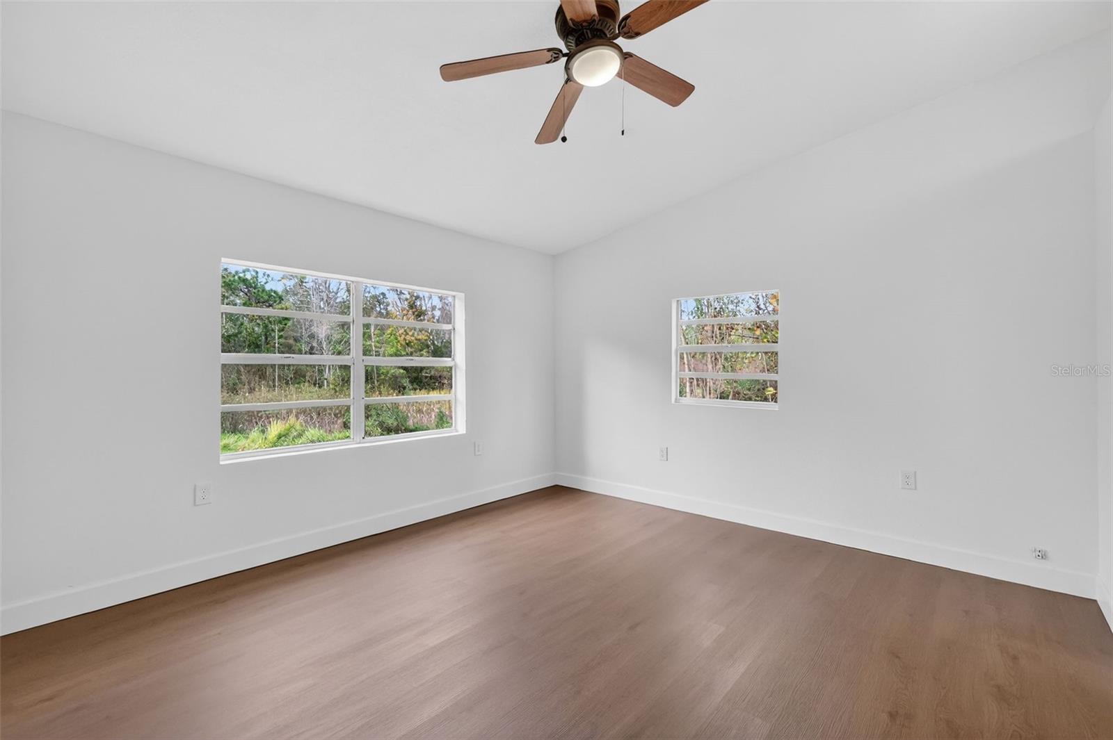 Image 22 of 40 For 2010 Triangle Drive