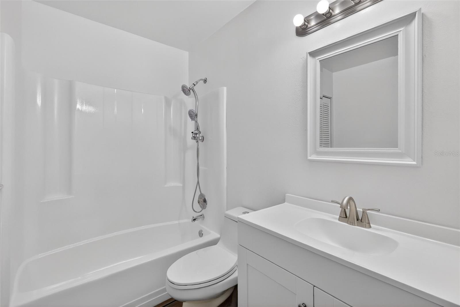 Image 29 of 40 For 2010 Triangle Drive