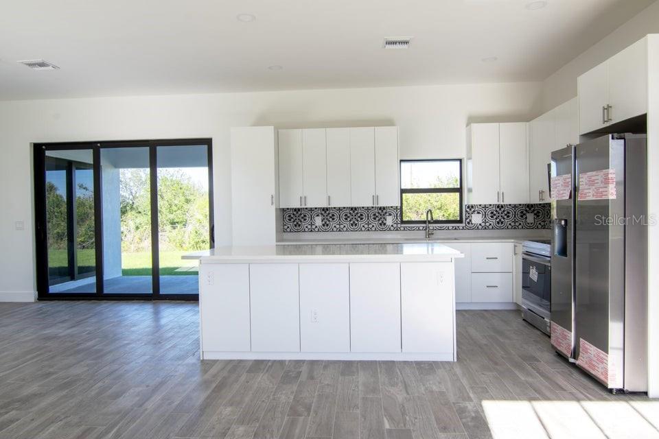 Image 15 of 32 For 8126 Thruso Road