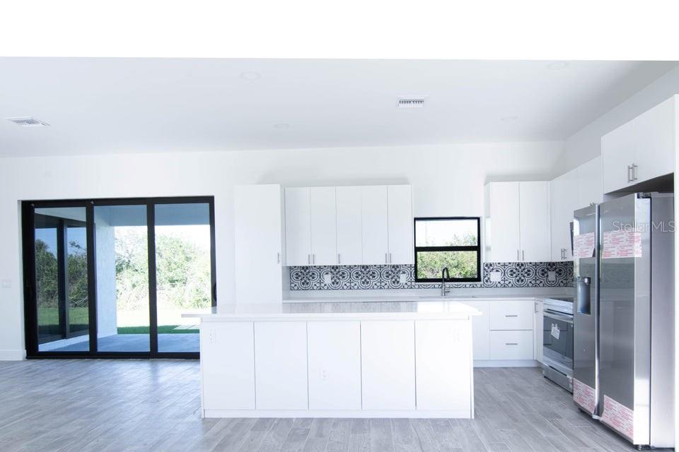 Image 17 of 32 For 8126 Thruso Road