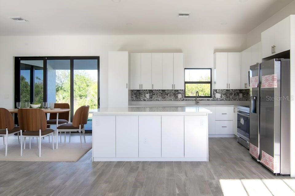 Image 6 of 32 For 8126 Thruso Road