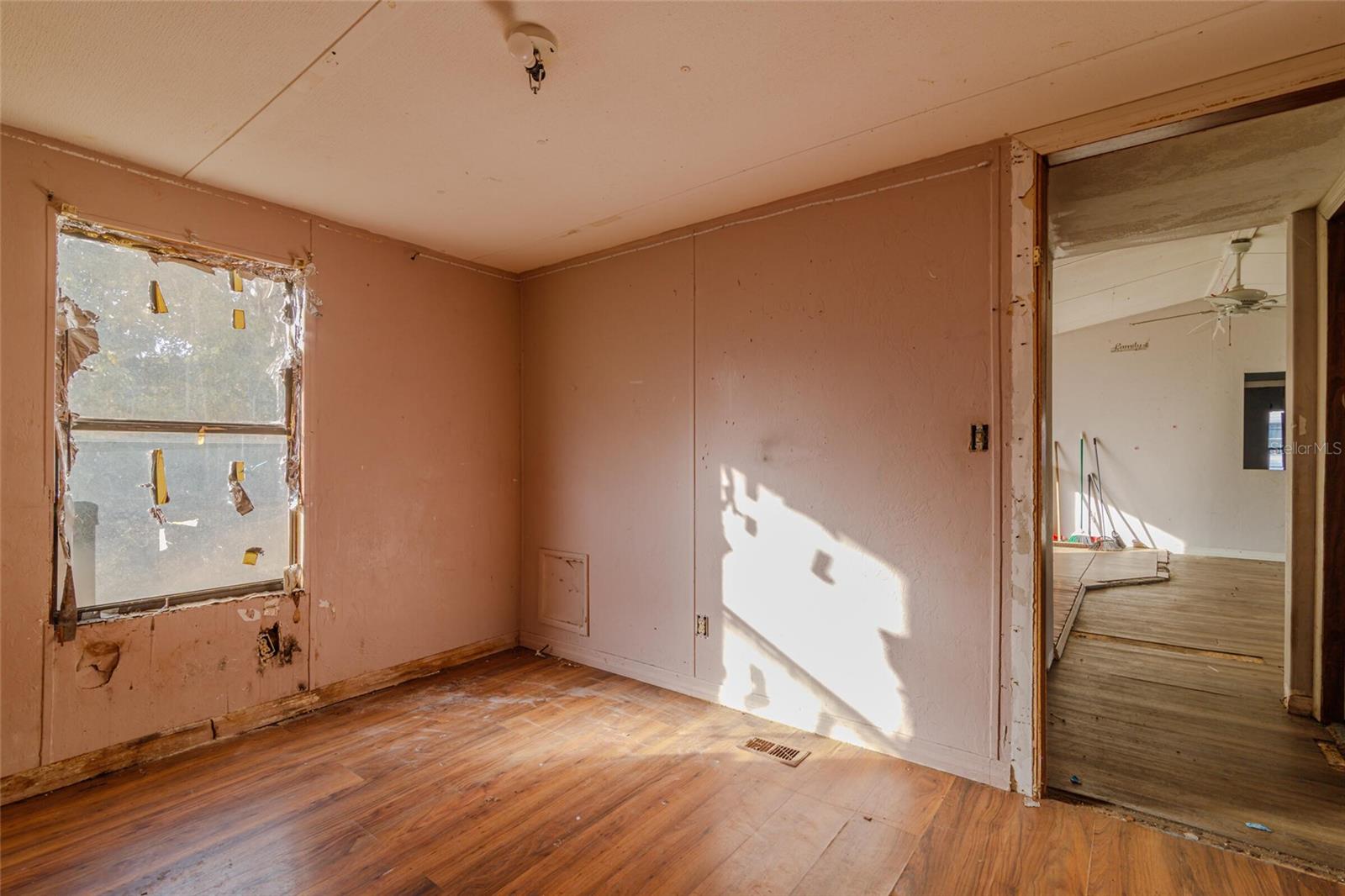 Image 24 of 51 For 13114 32nd Court