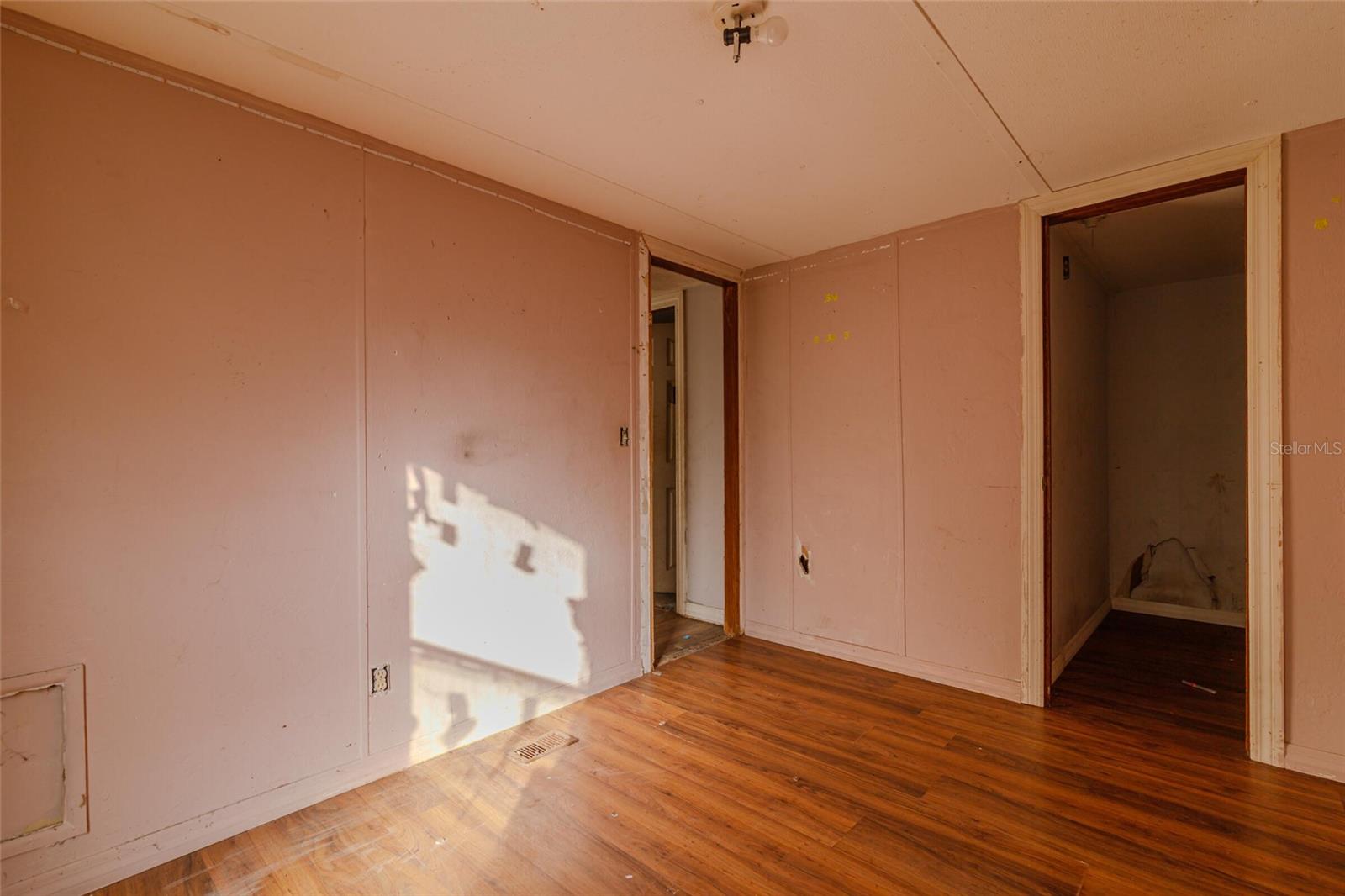 Image 25 of 51 For 13114 32nd Court