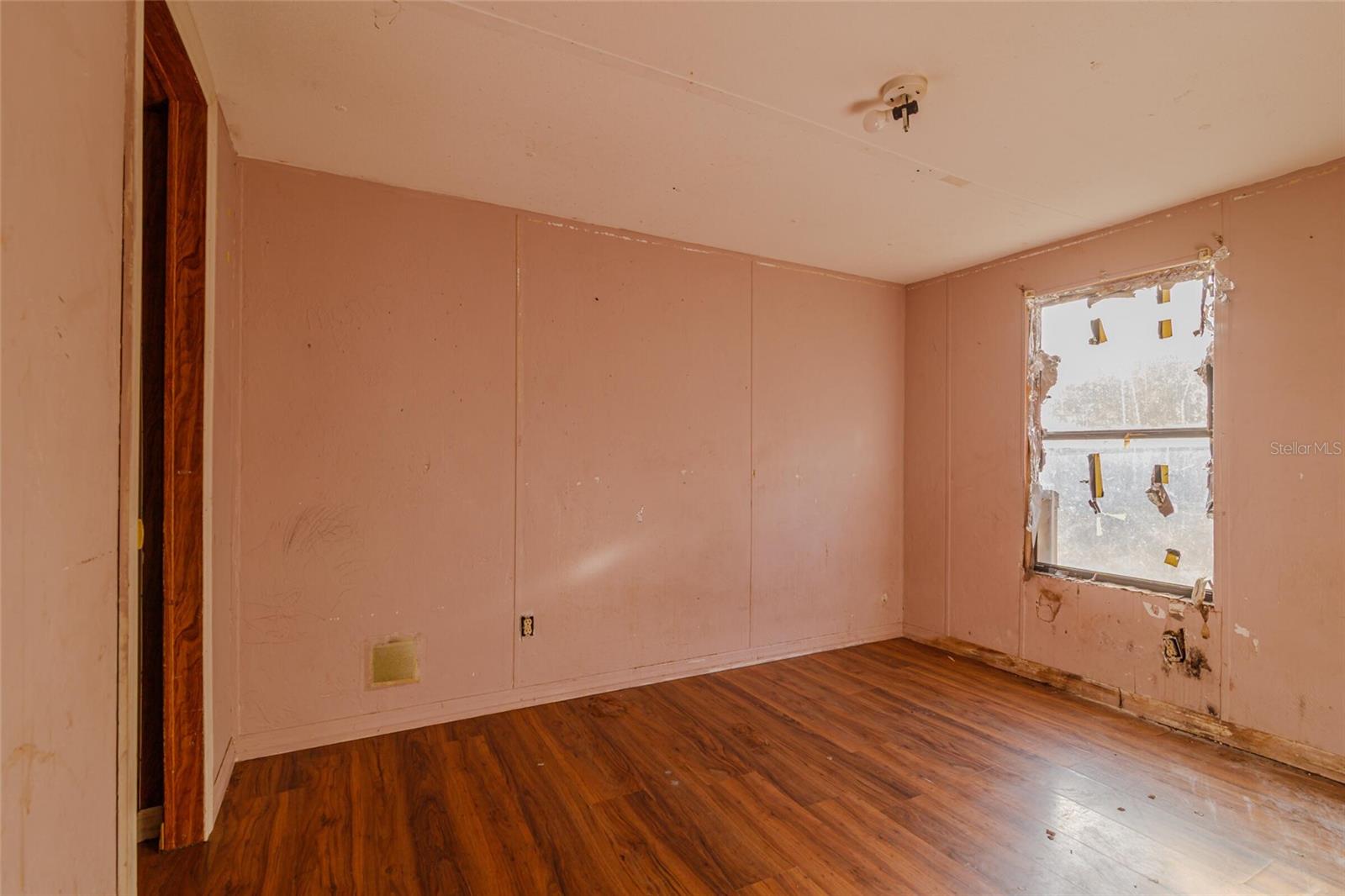 Image 27 of 51 For 13114 32nd Court