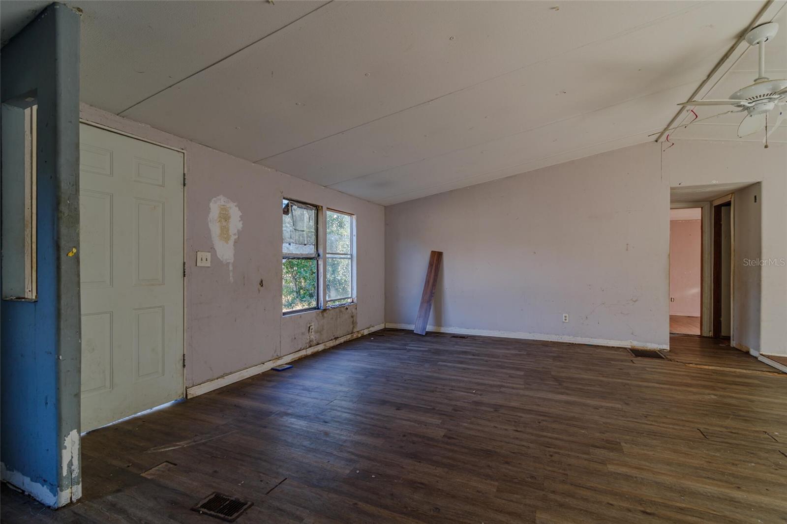 Image 42 of 51 For 13114 32nd Court