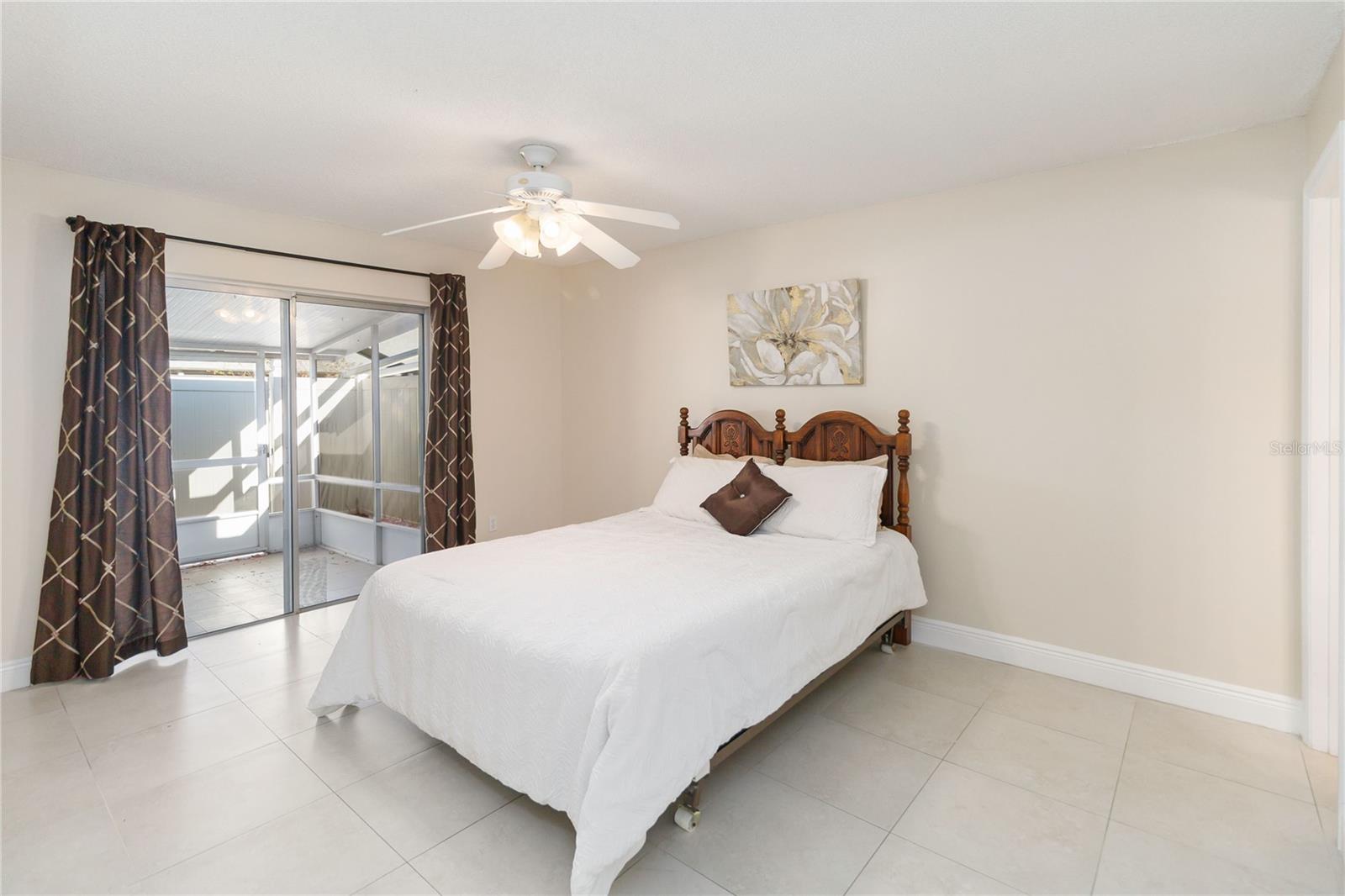 Image 16 of 40 For 613 Orange Tree Court 507