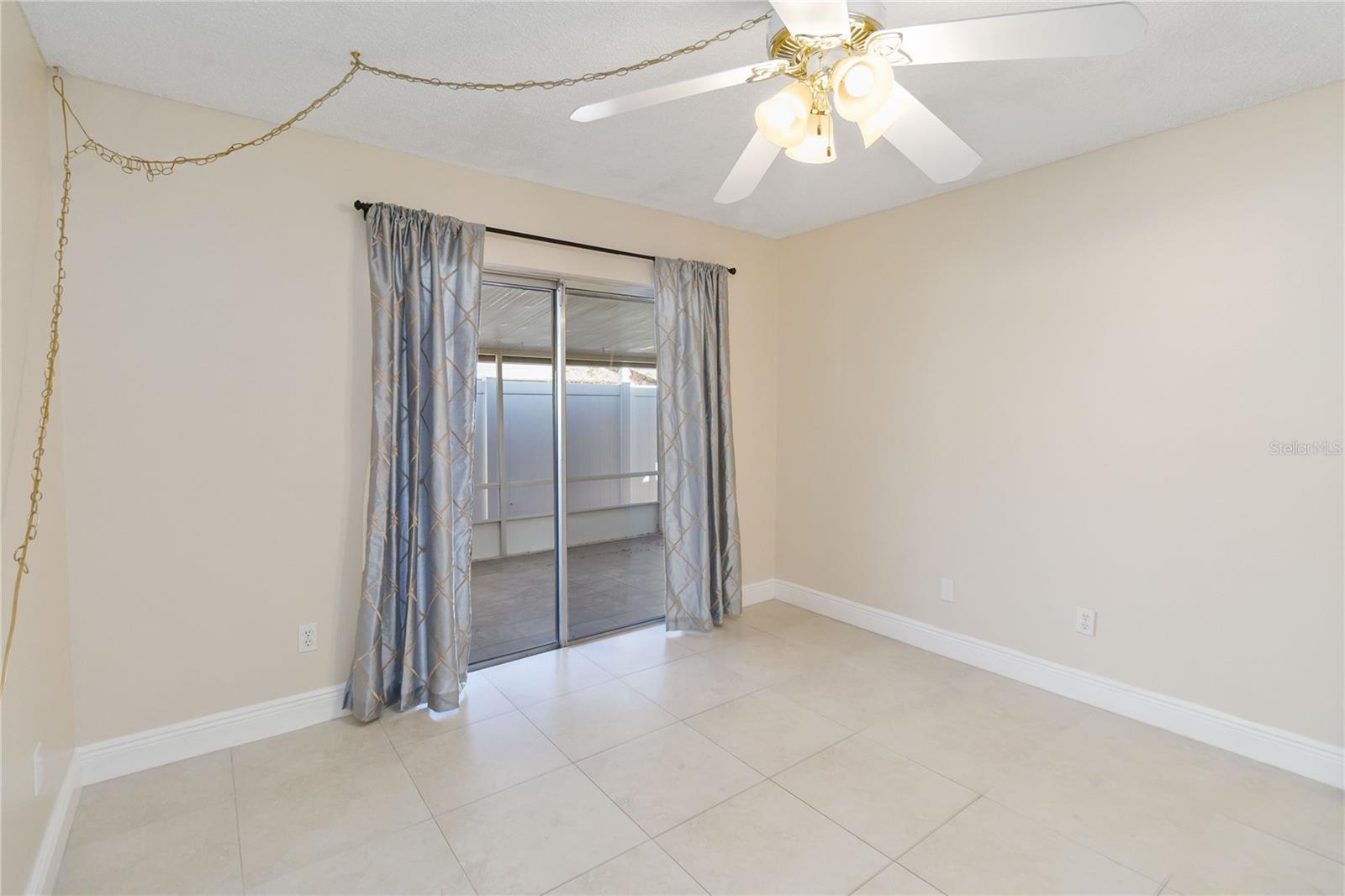 Image 21 of 40 For 613 Orange Tree Court 507