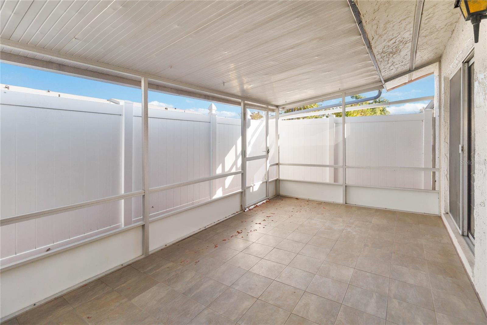 Image 29 of 40 For 613 Orange Tree Court 507