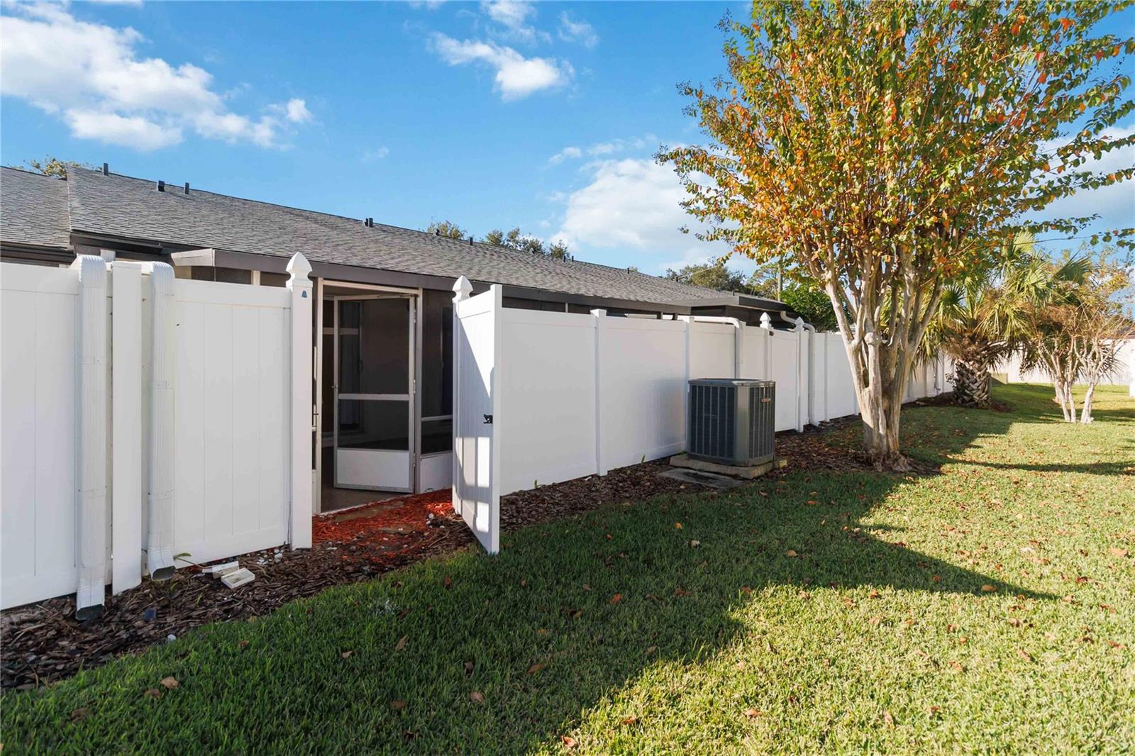 Image 30 of 40 For 613 Orange Tree Court 507