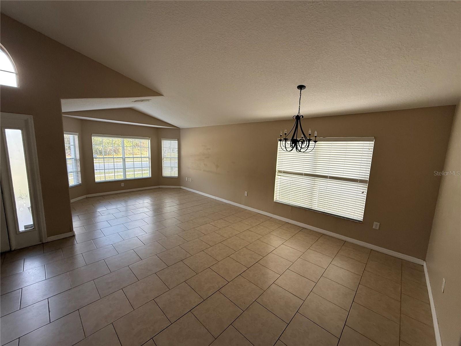 Image 4 of 19 For 3052 Wild Pepper Avenue