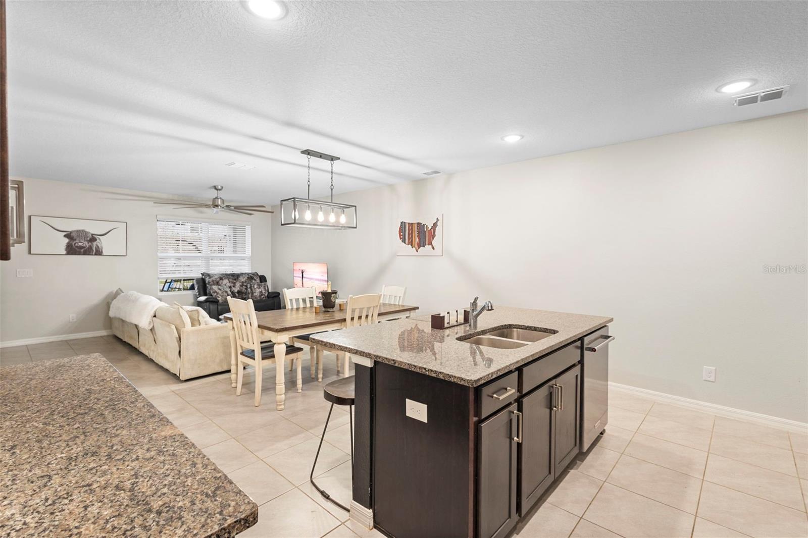 Image 11 of 36 For 635 Belgrove Street