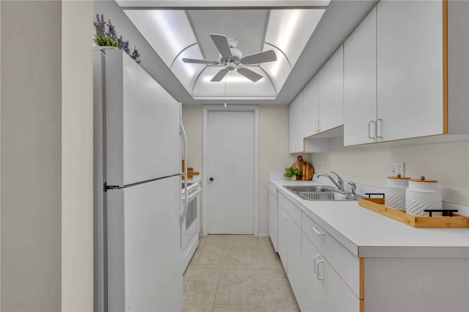 Image 7 of 15 For 221 Esplanade Way 105