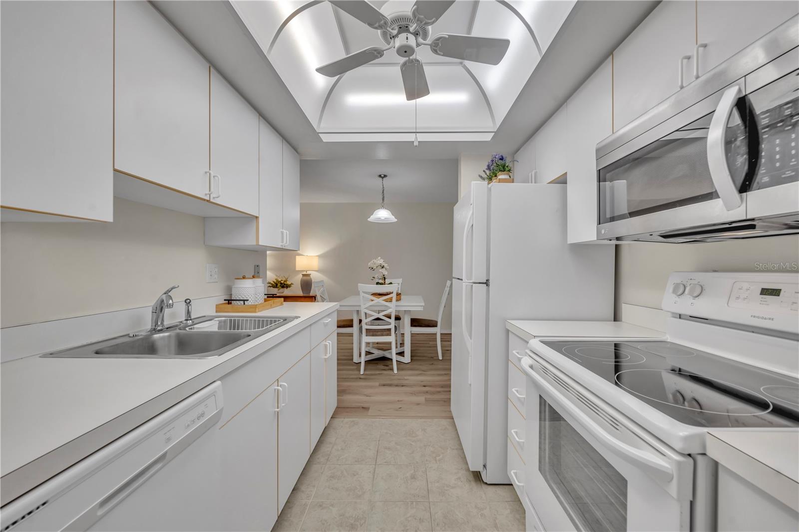 Image 8 of 15 For 221 Esplanade Way 105