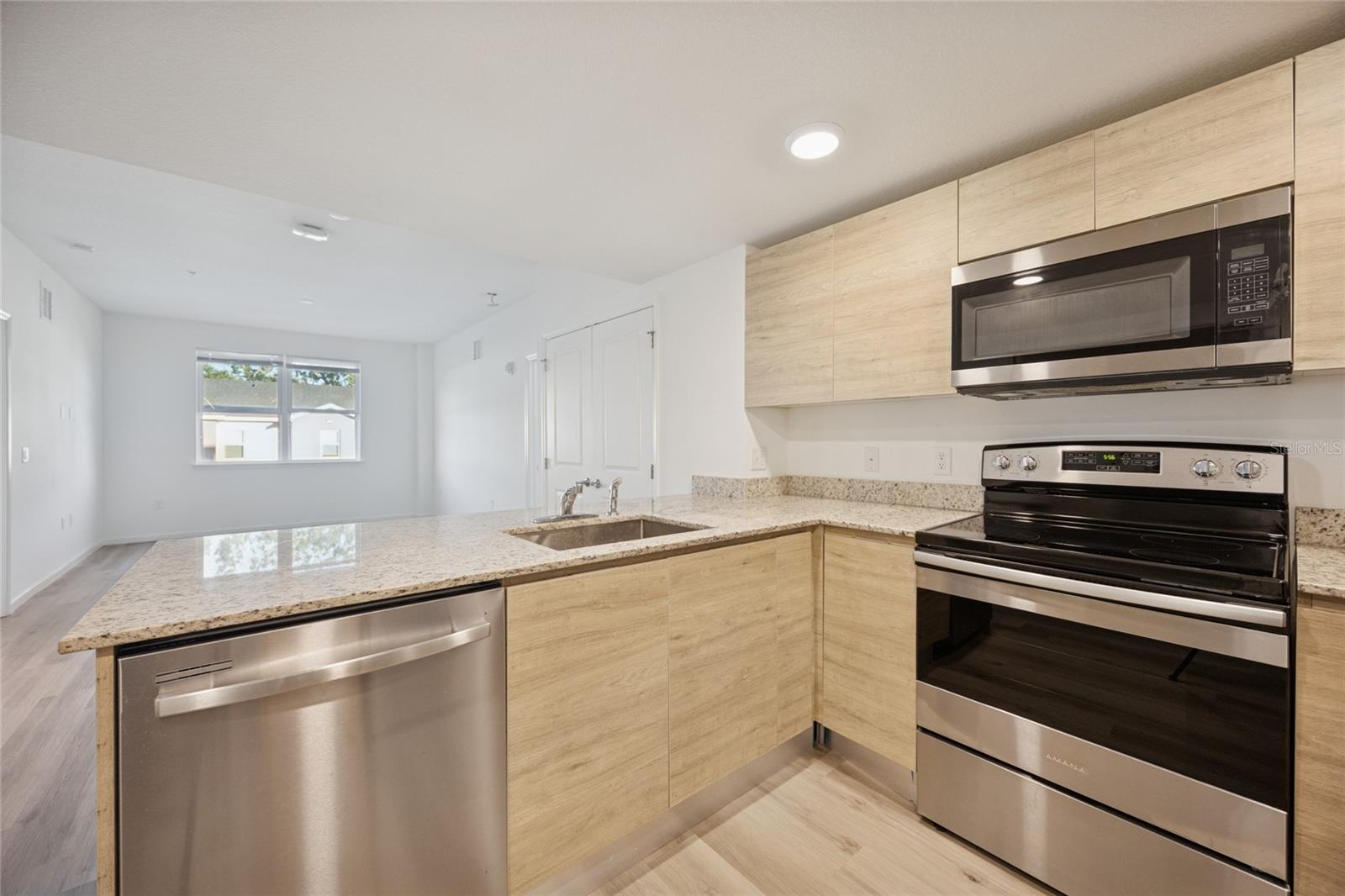 Image 12 of 25 For 1230 Southstation  214