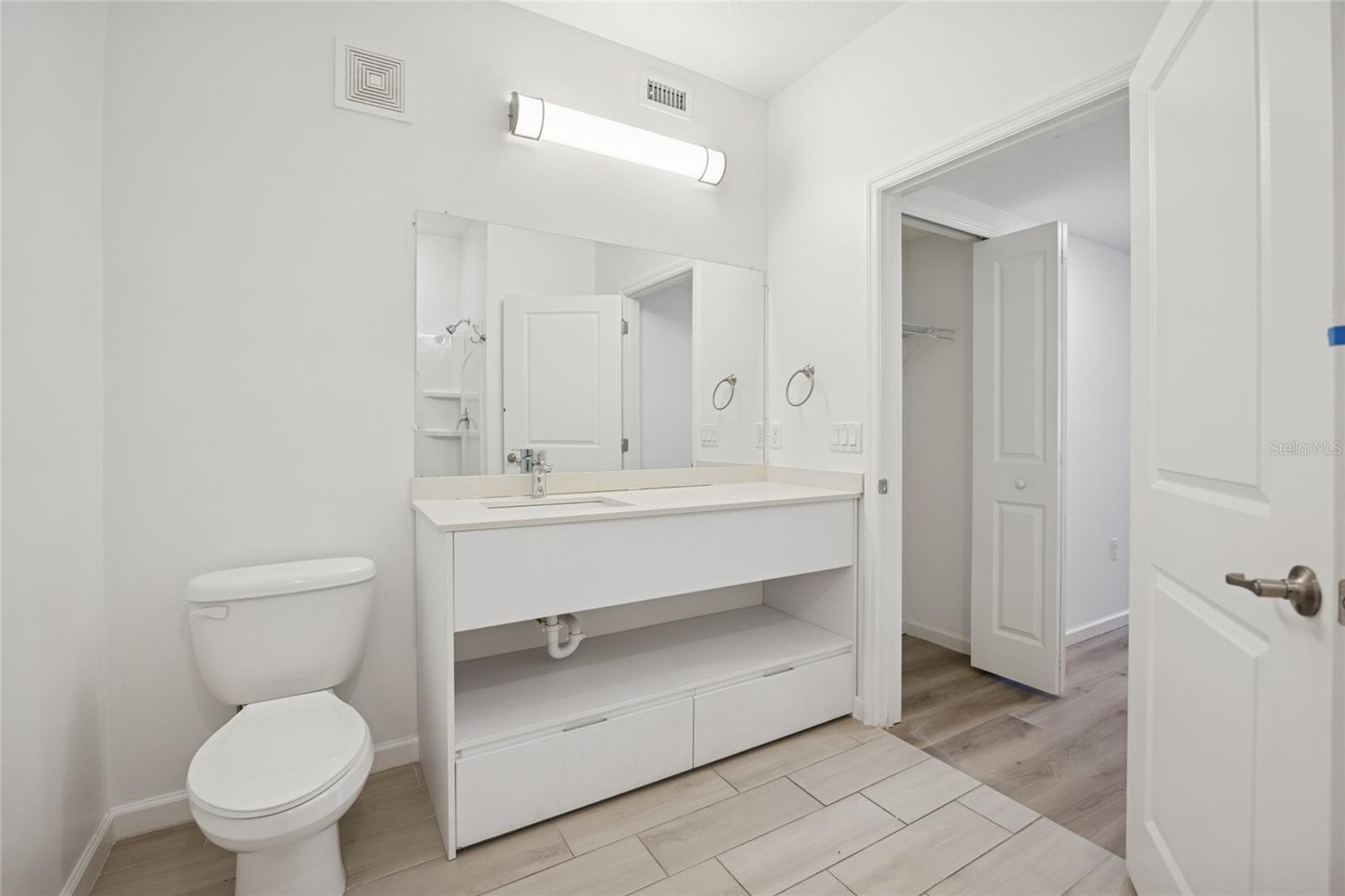 Image 20 of 25 For 1230 Southstation  214