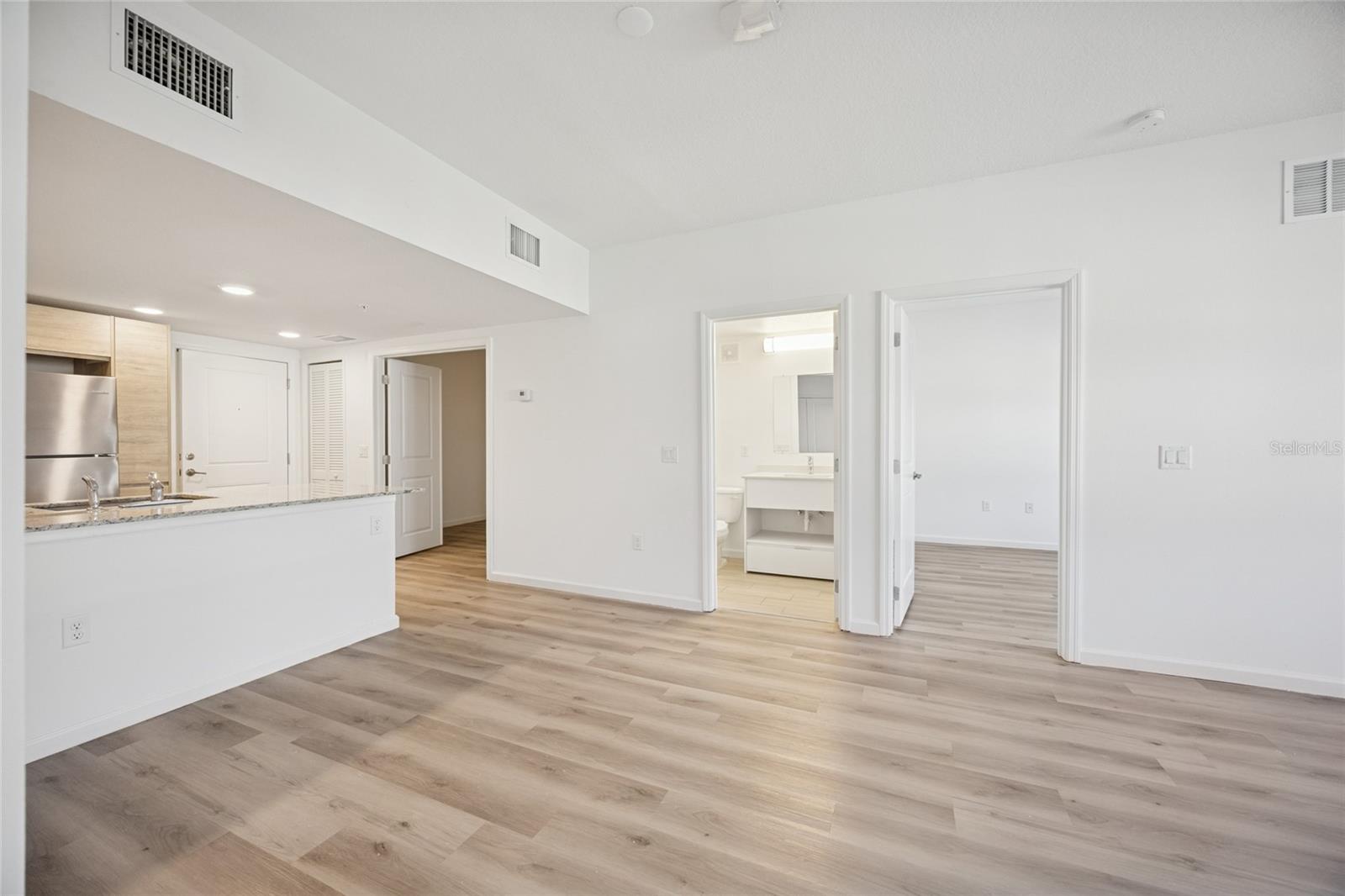 Image 7 of 25 For 1230 Southstation  214