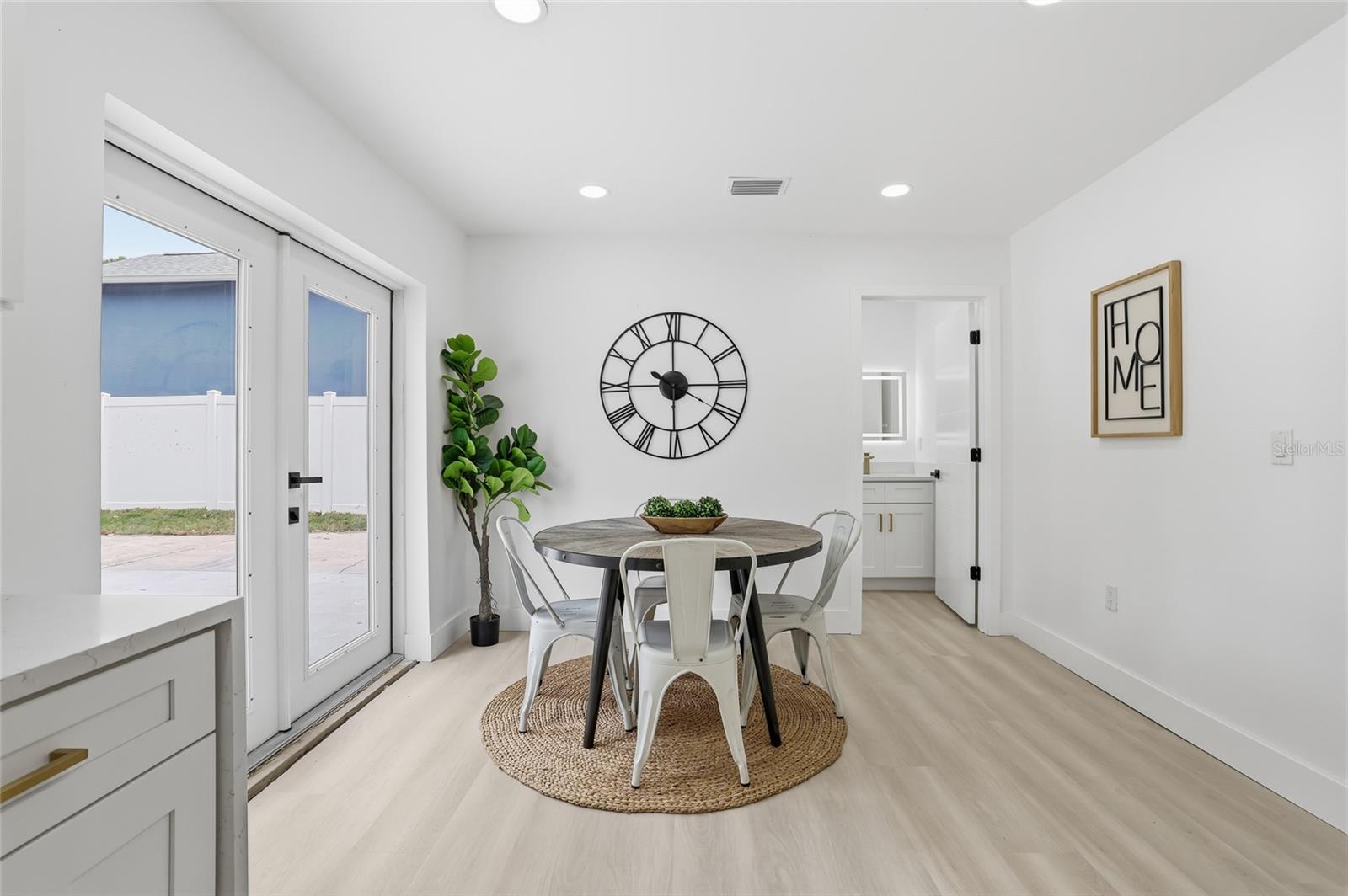 Image 19 of 51 For 2815 Bay Haven Drive