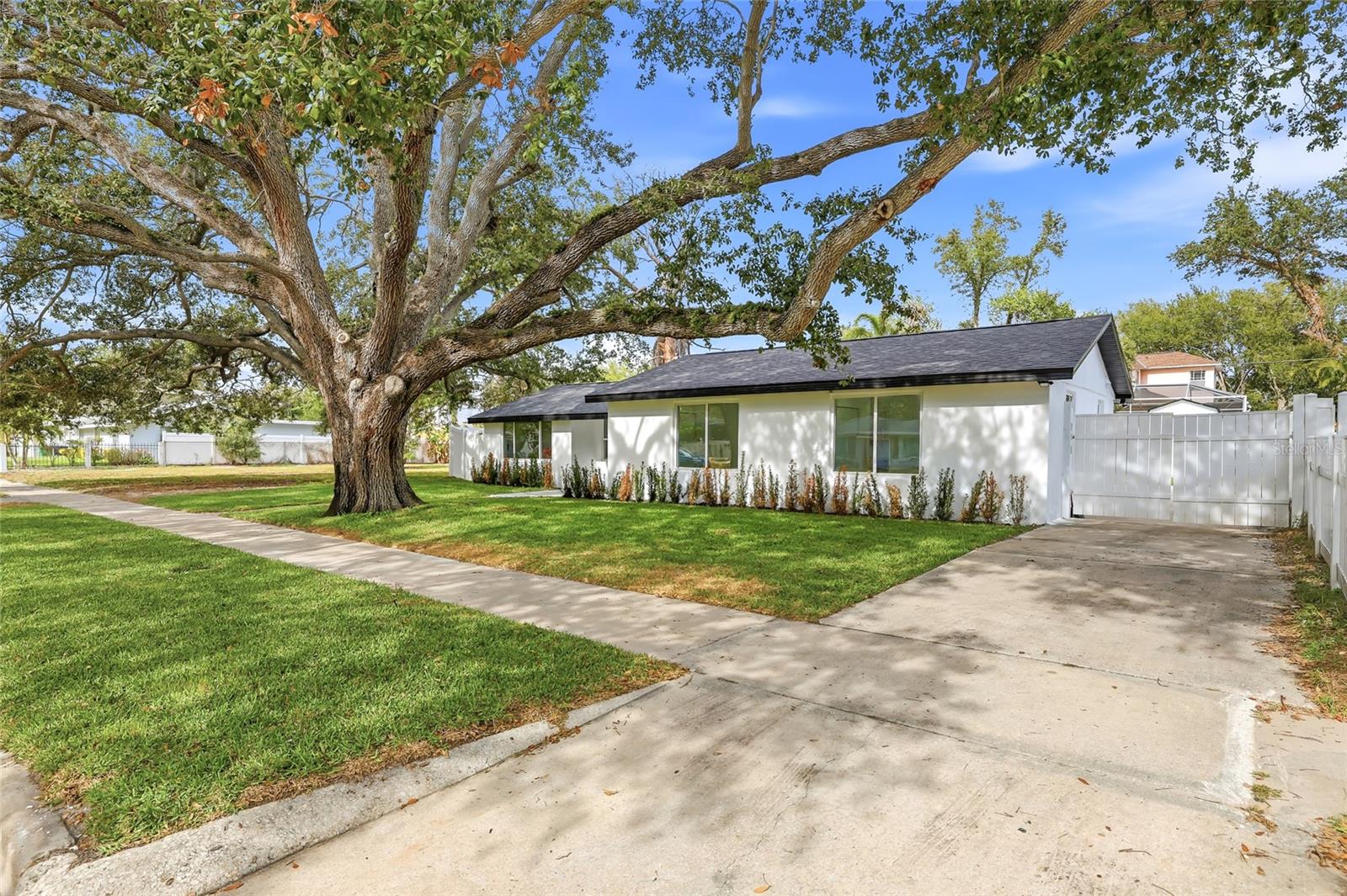 Image 2 of 51 For 2815 Bay Haven Drive