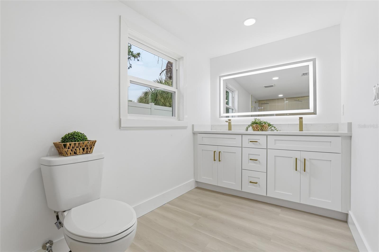 Image 26 of 51 For 2815 Bay Haven Drive