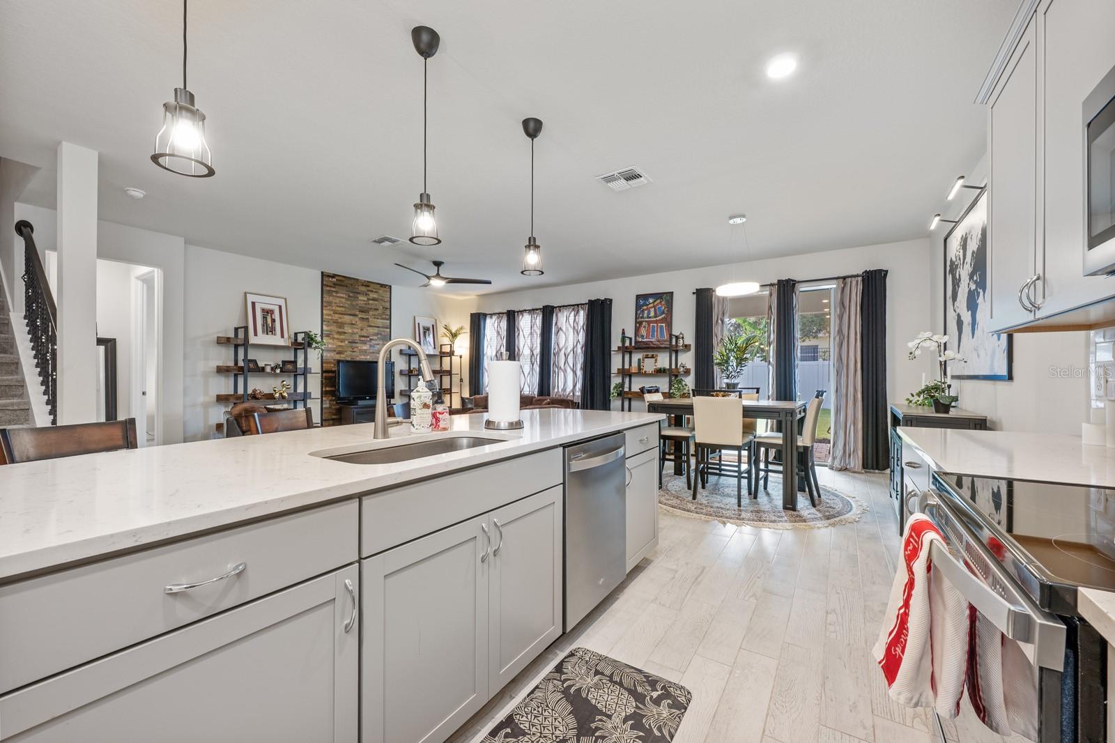 Image 13 of 52 For 2713 Hilltop Loop