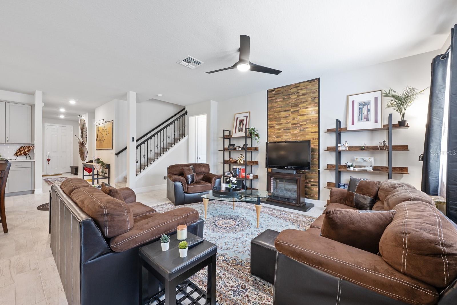 Image 20 of 52 For 2713 Hilltop Loop