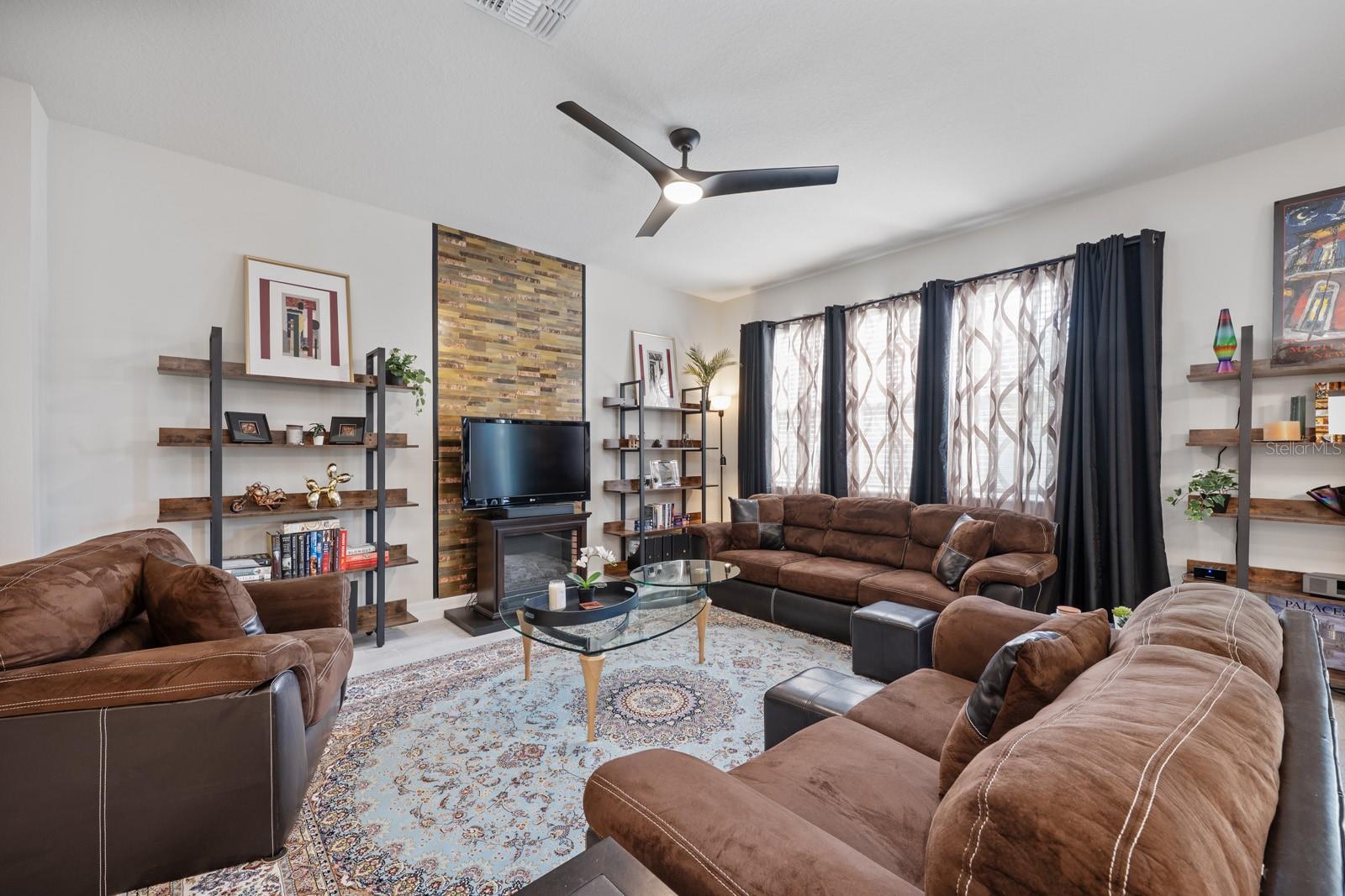 Image 21 of 52 For 2713 Hilltop Loop