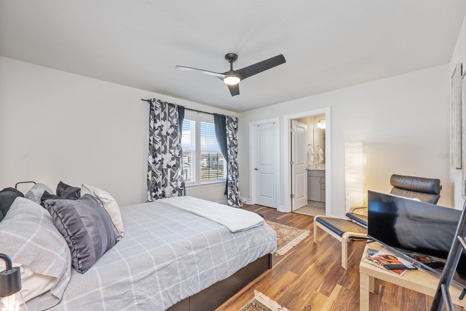 Image 32 of 52 For 2713 Hilltop Loop