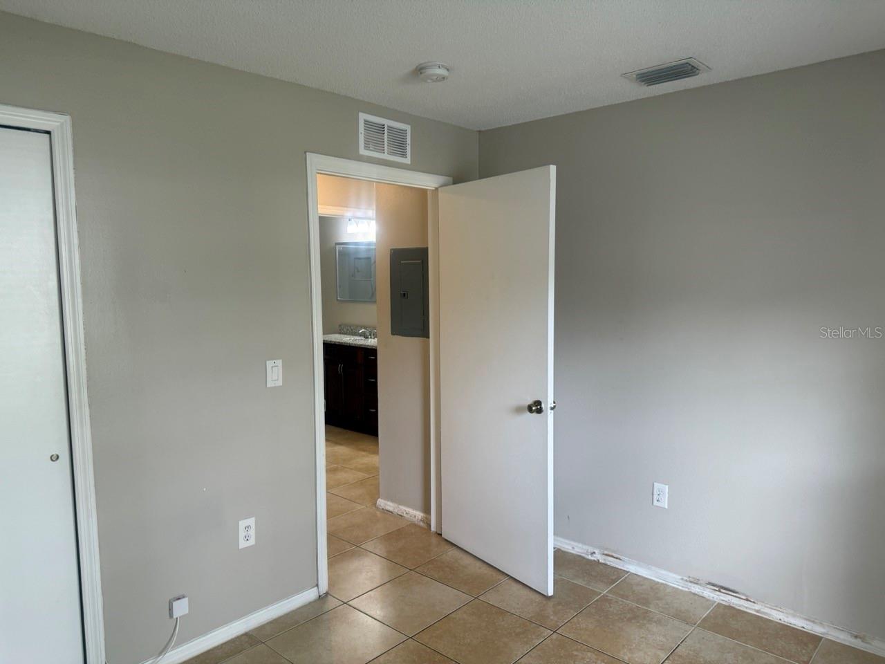 Image 15 of 26 For 14557 Laguna Beach Circle