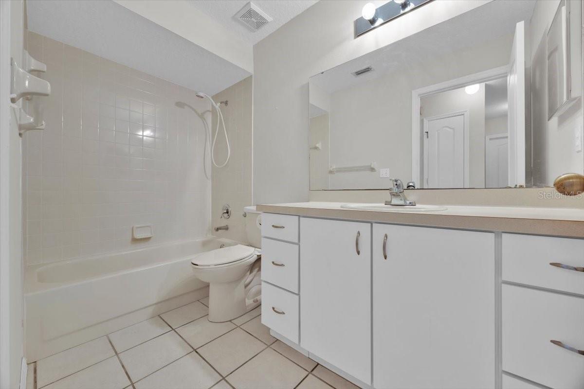 Image 18 of 39 For 514 Sweetwater Way