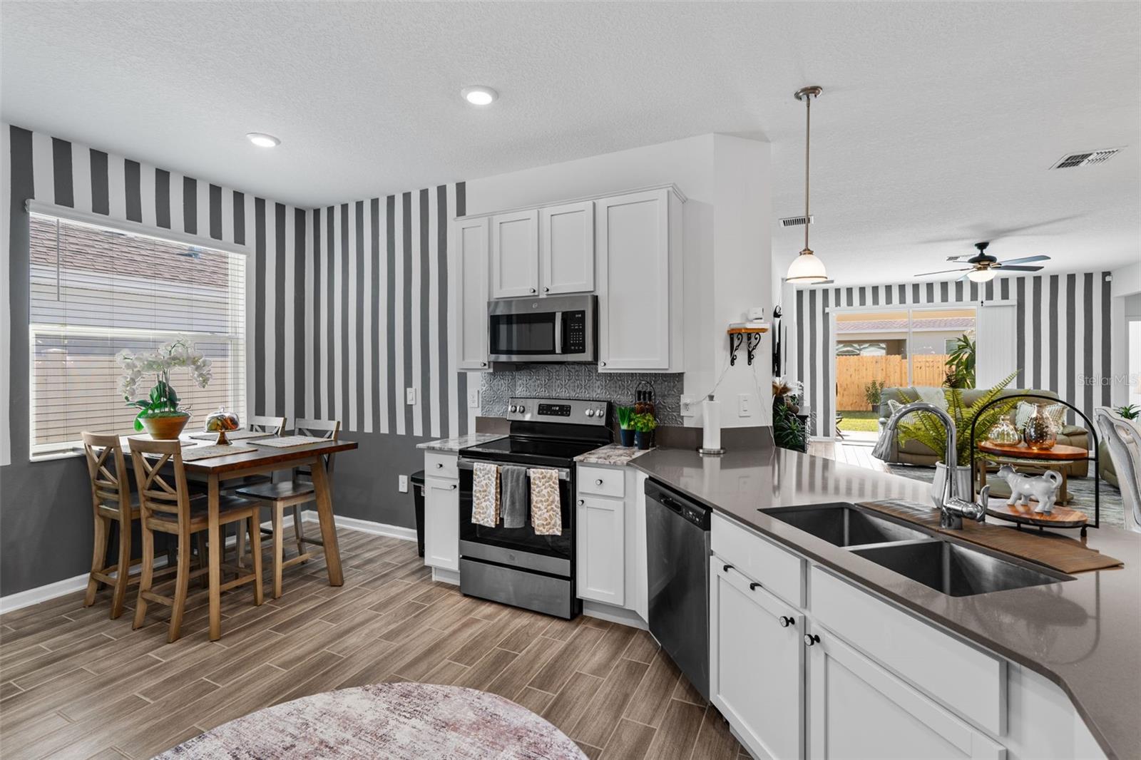 Image 12 of 49 For 3072 Blue Bonnet Lane