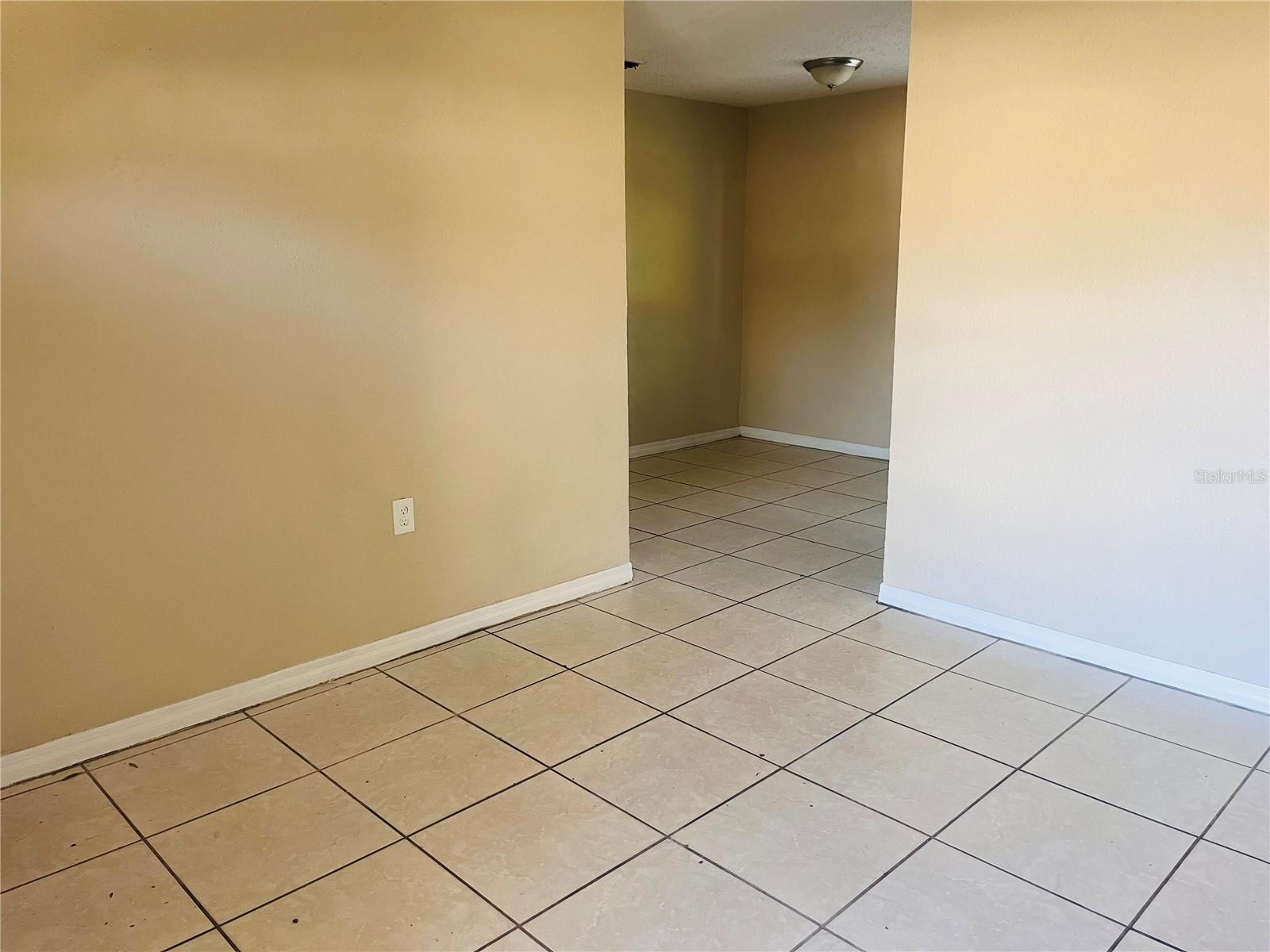 Image 3 of 20 For 76 Judith Lane