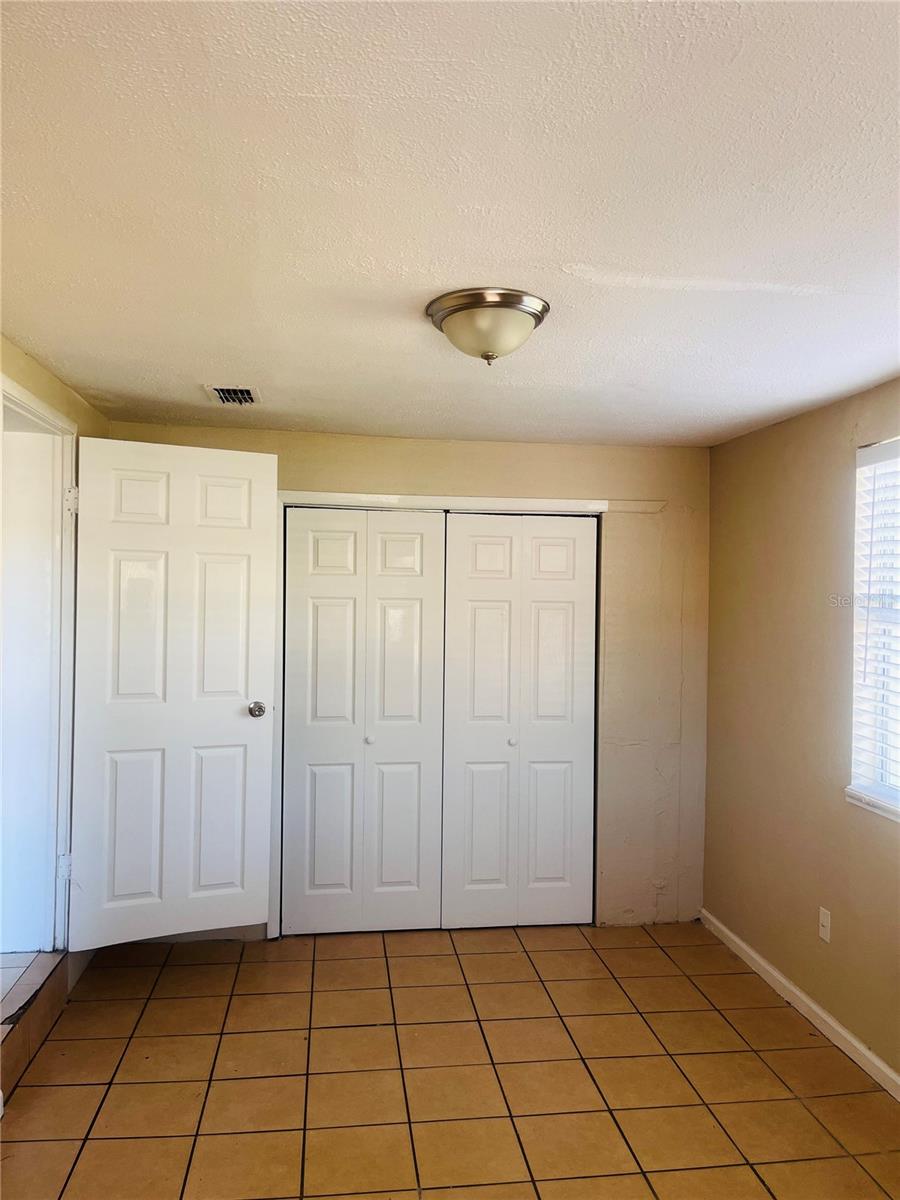 Image 4 of 20 For 76 Judith Lane