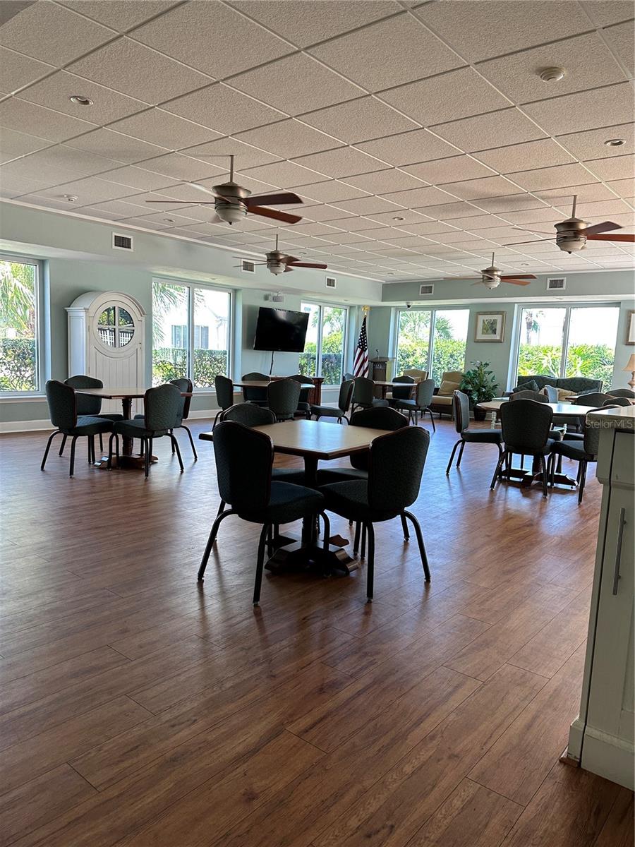 Image 19 of 32 For 500 Beach Park Lane V209